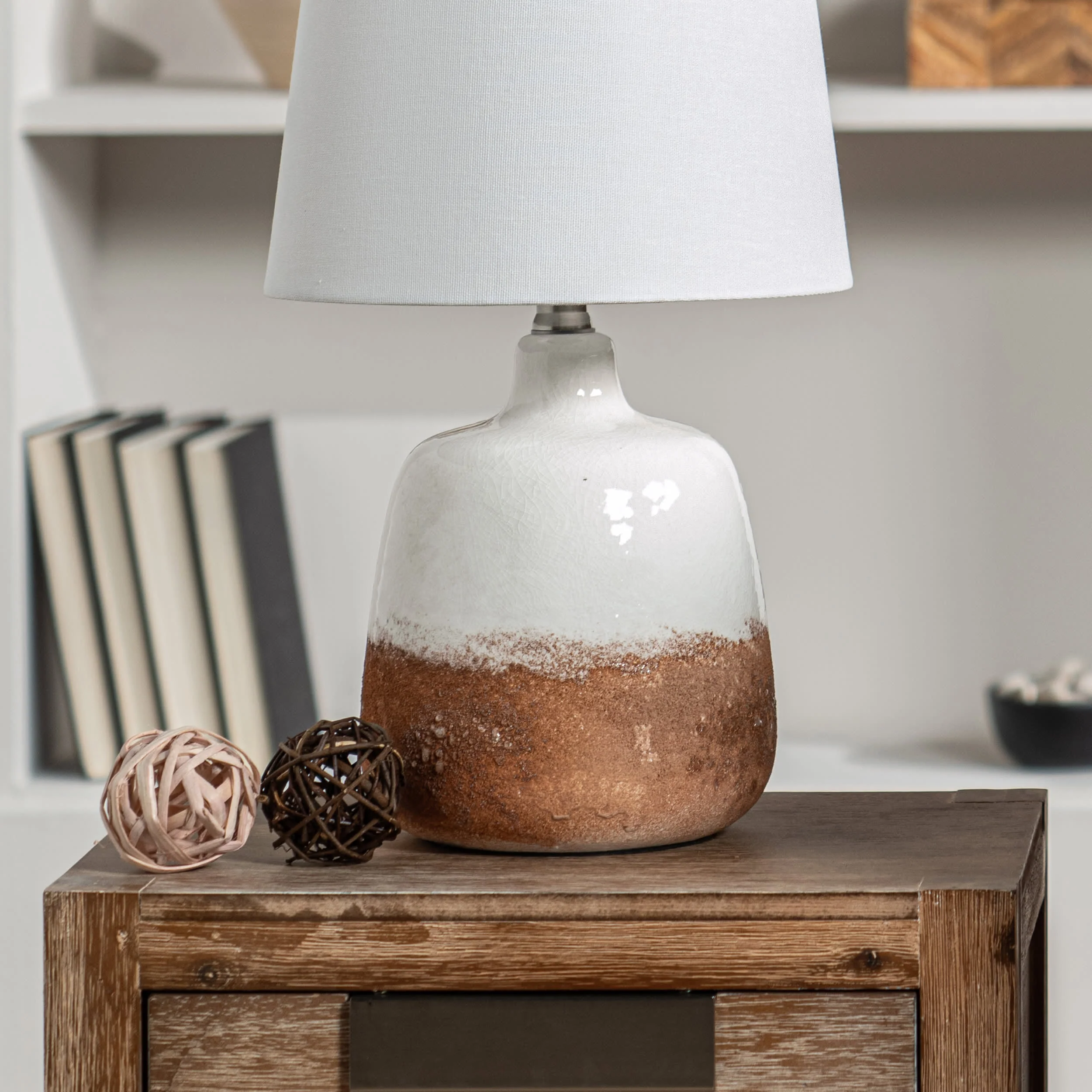 18-inch Ombre Ceramic Table Lamp | White - Image 4