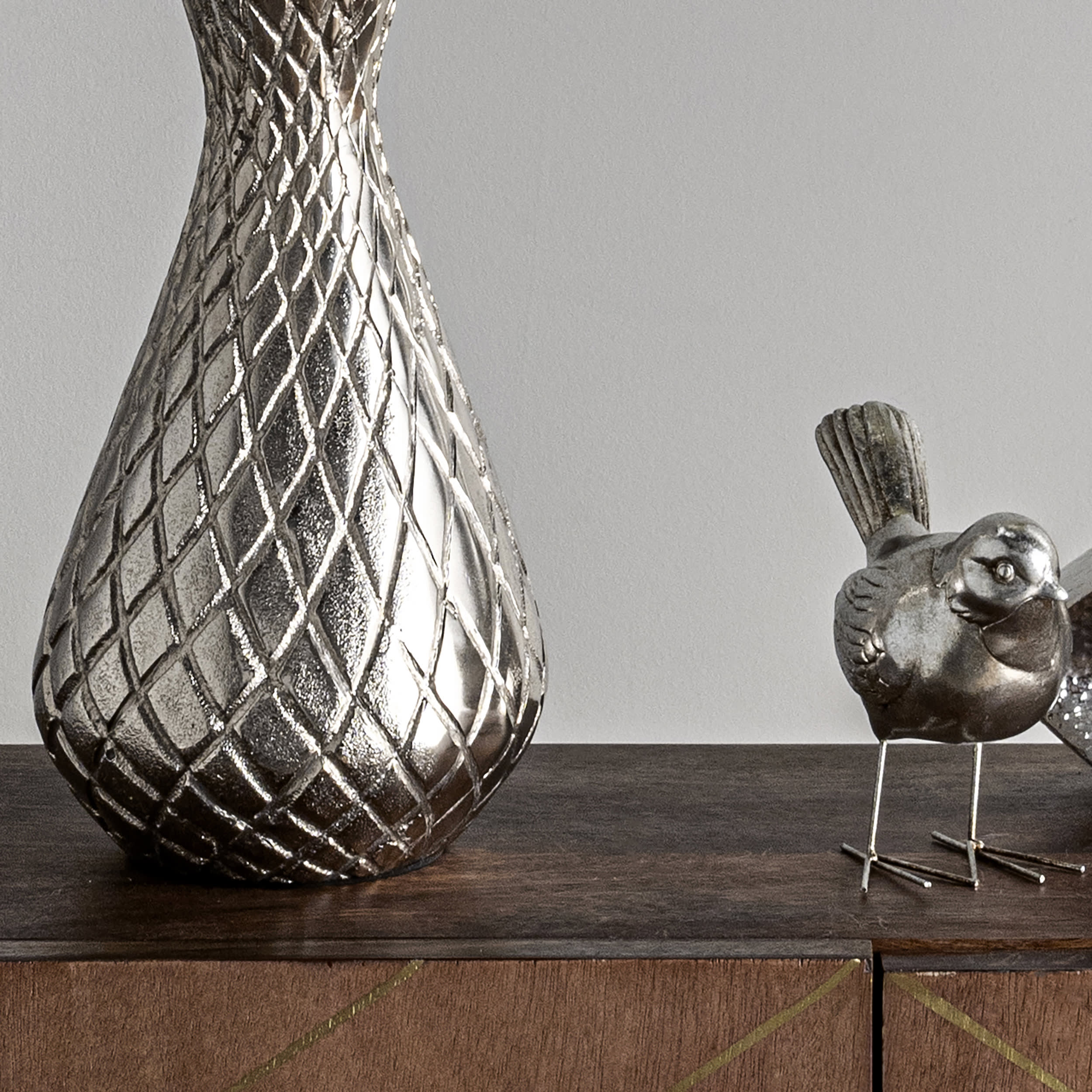 22-inch Aluminum Spiked Vase Table Lamp | Nickel - Image 4