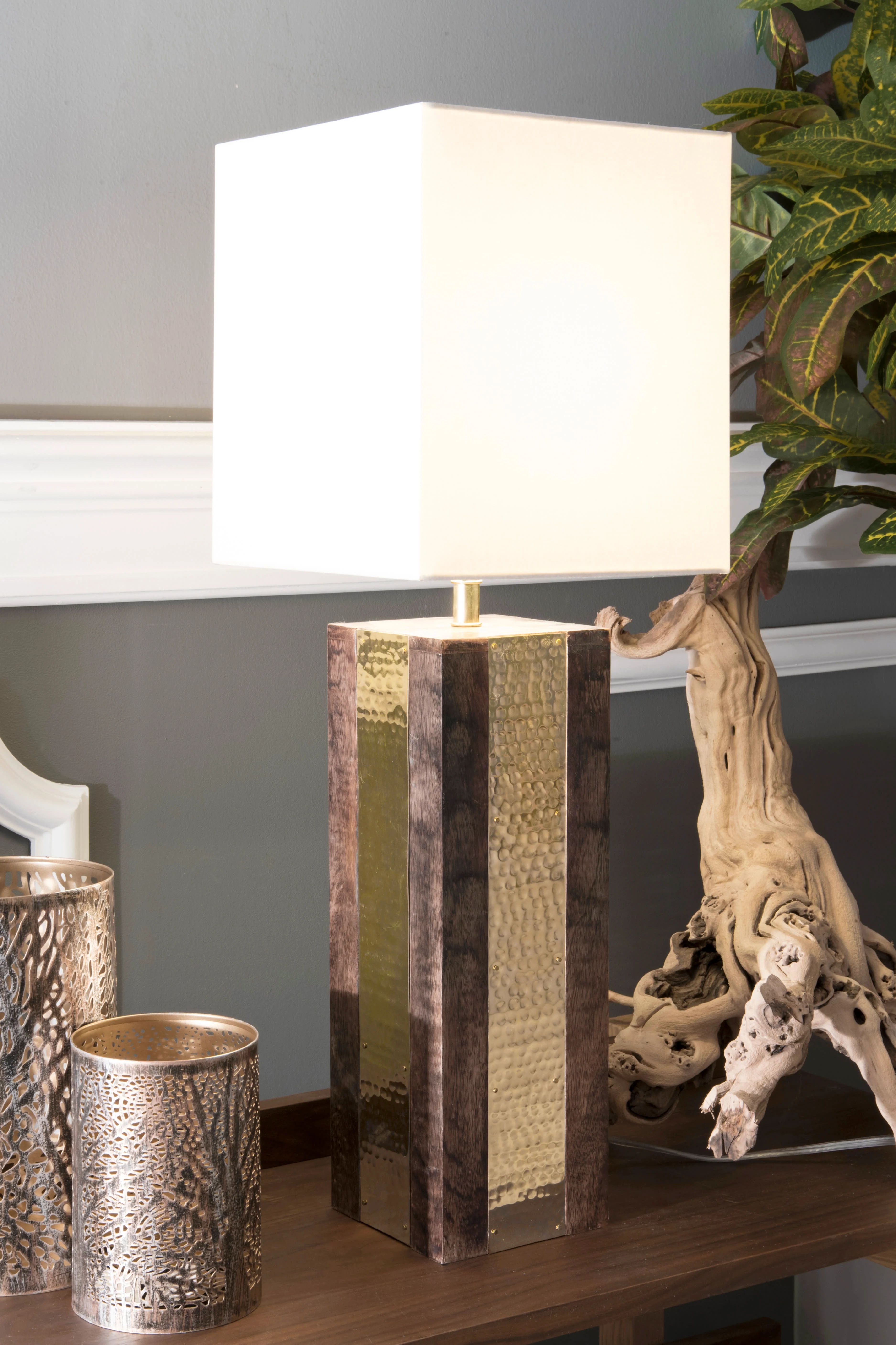 25-Inch Jasmine Wood Brass Table Lamp | Gold - Image 2