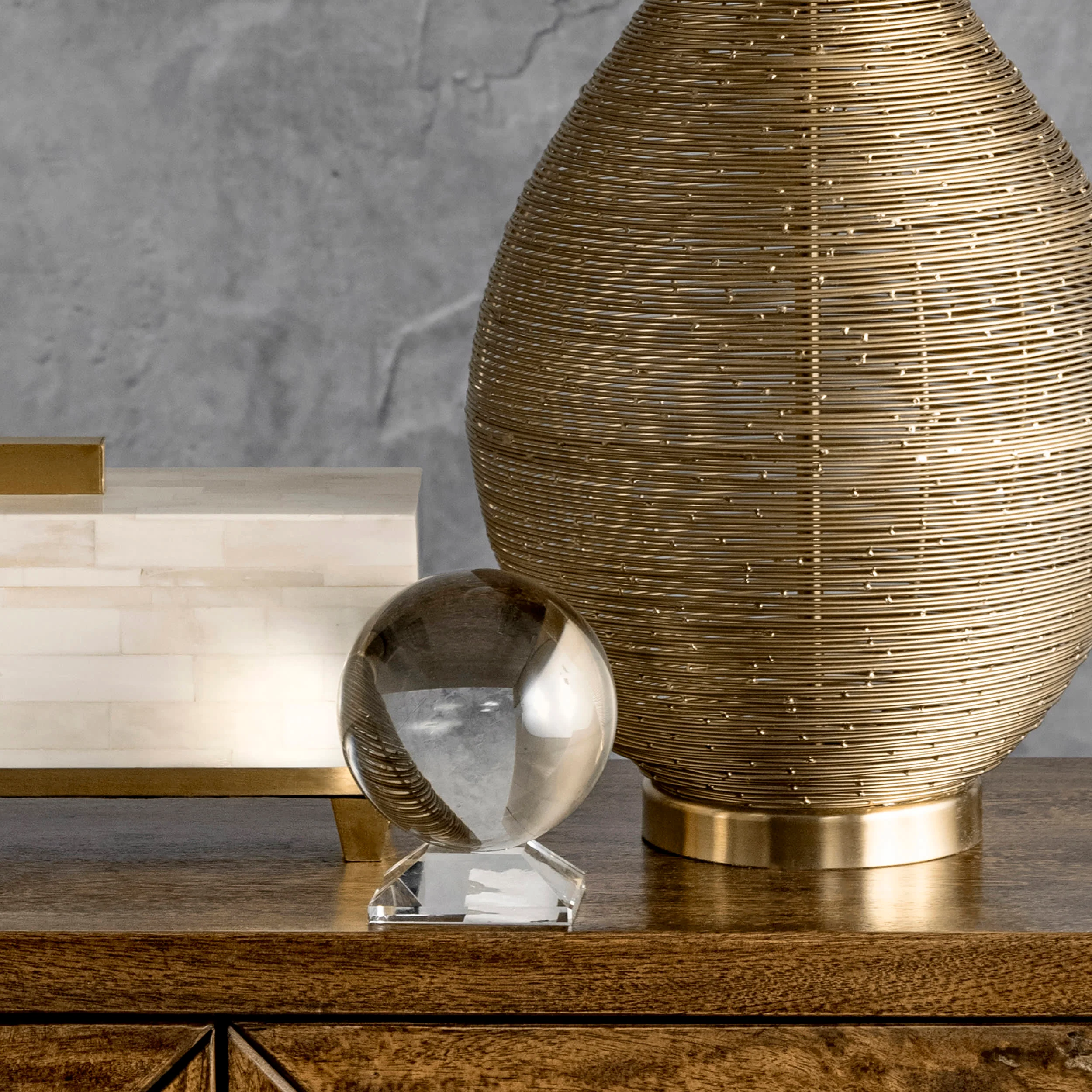 26-inch Wire Framed Iron Teardrop Vase Table Lamp | Gold - Image 4