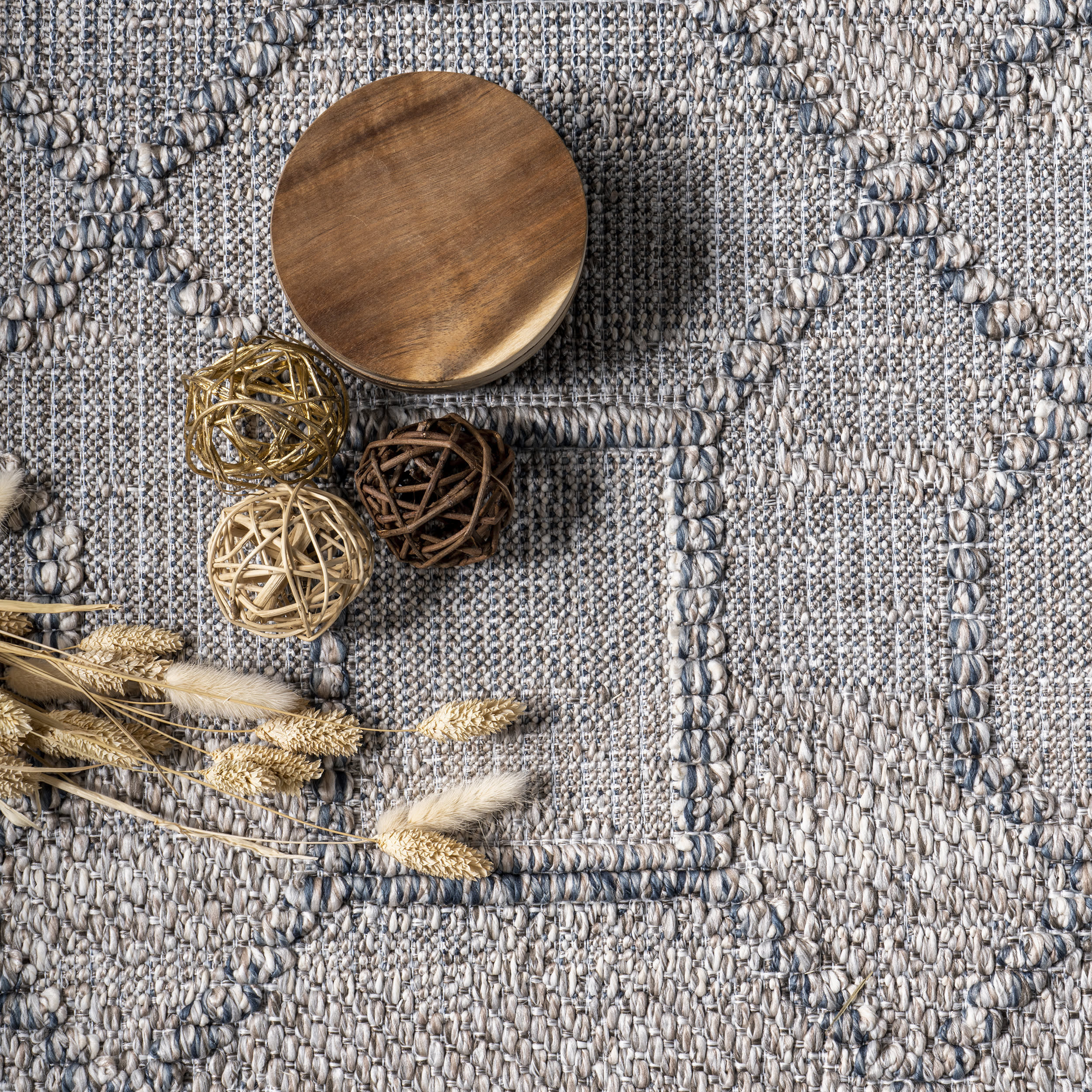 Aleah Honeycomb Indoor/Outdoor Rug | Light Grey - Image 7