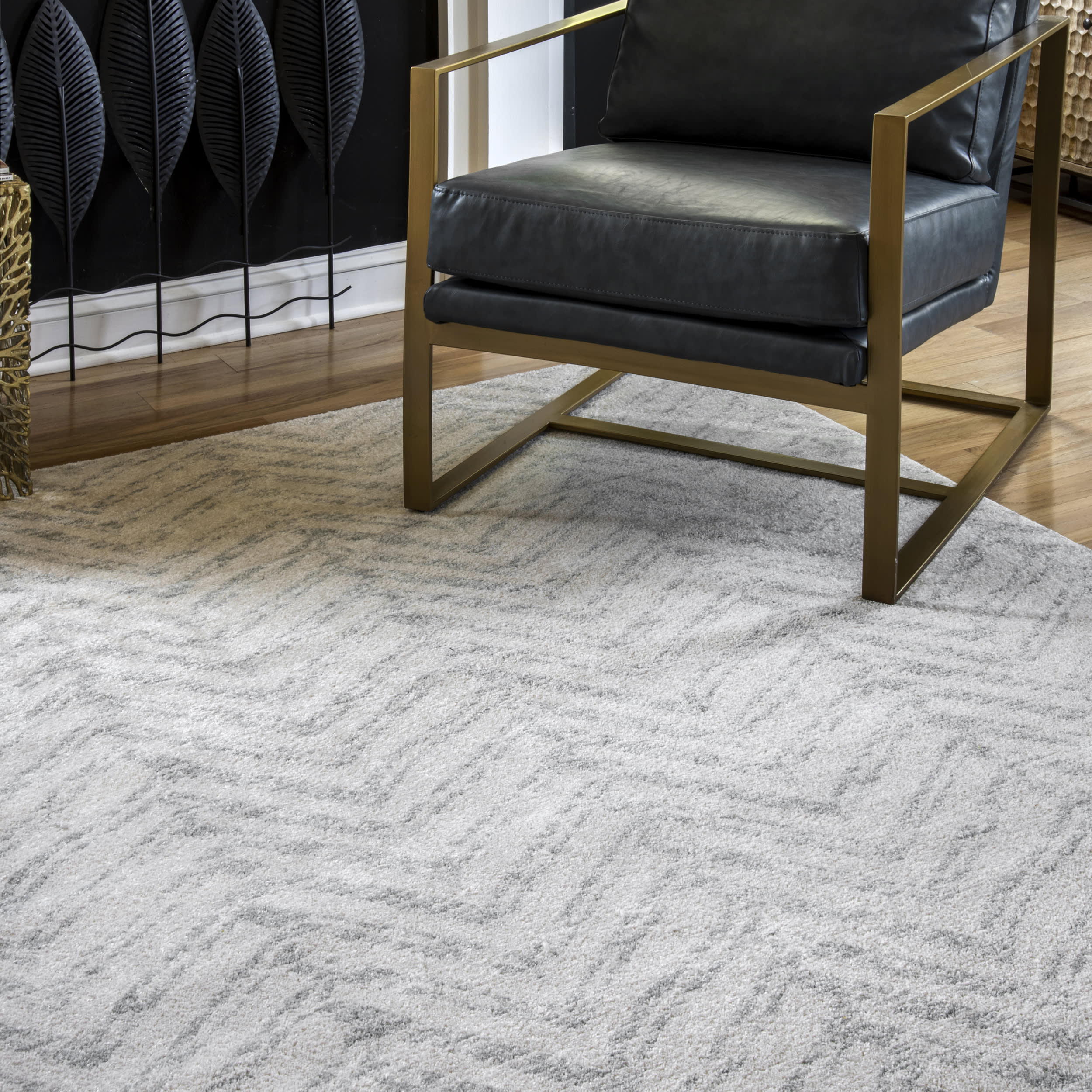 Antique Chevron Rug | Grey - Image 4