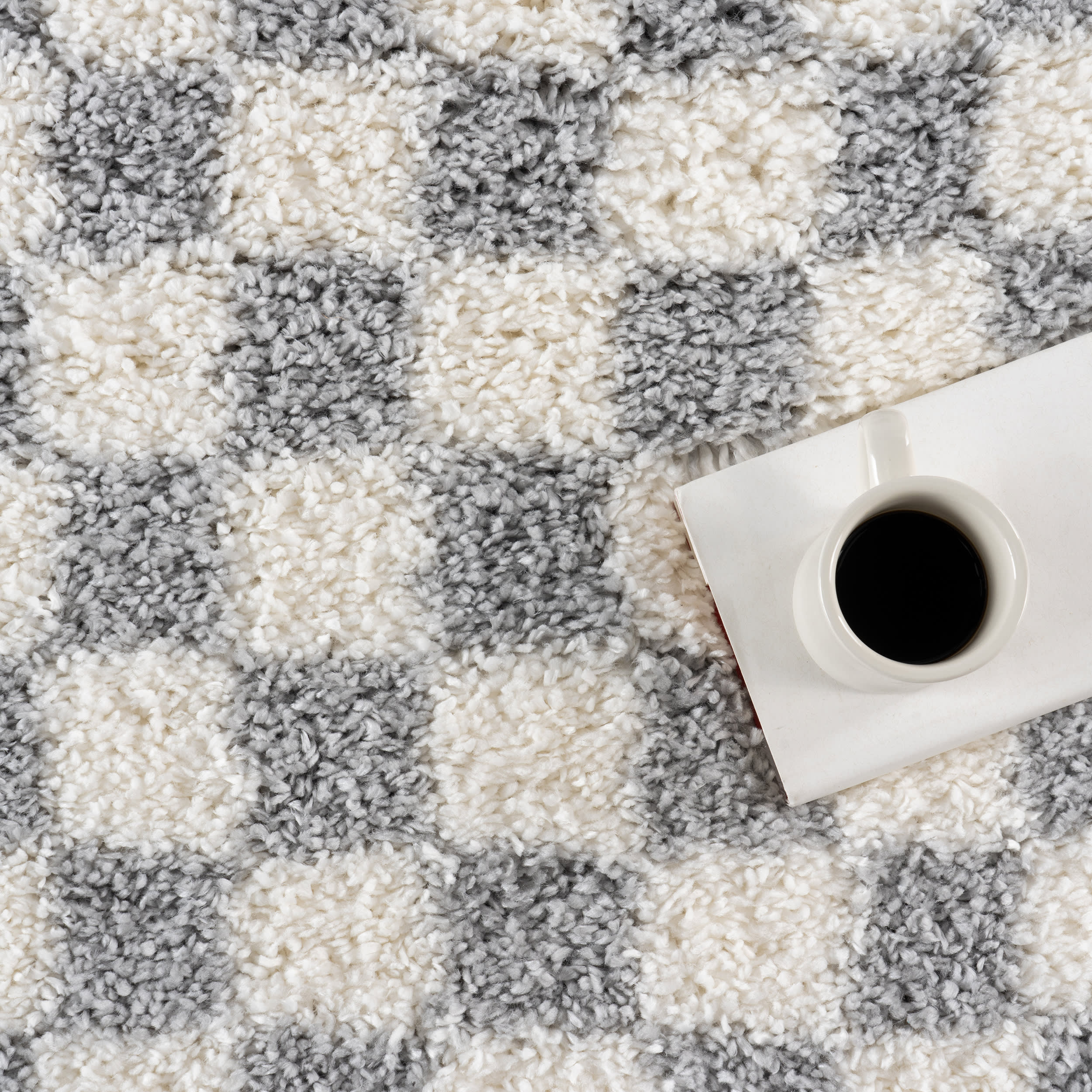 Bettie Retro Checkered Shag Rug | Light Grey - Image 8