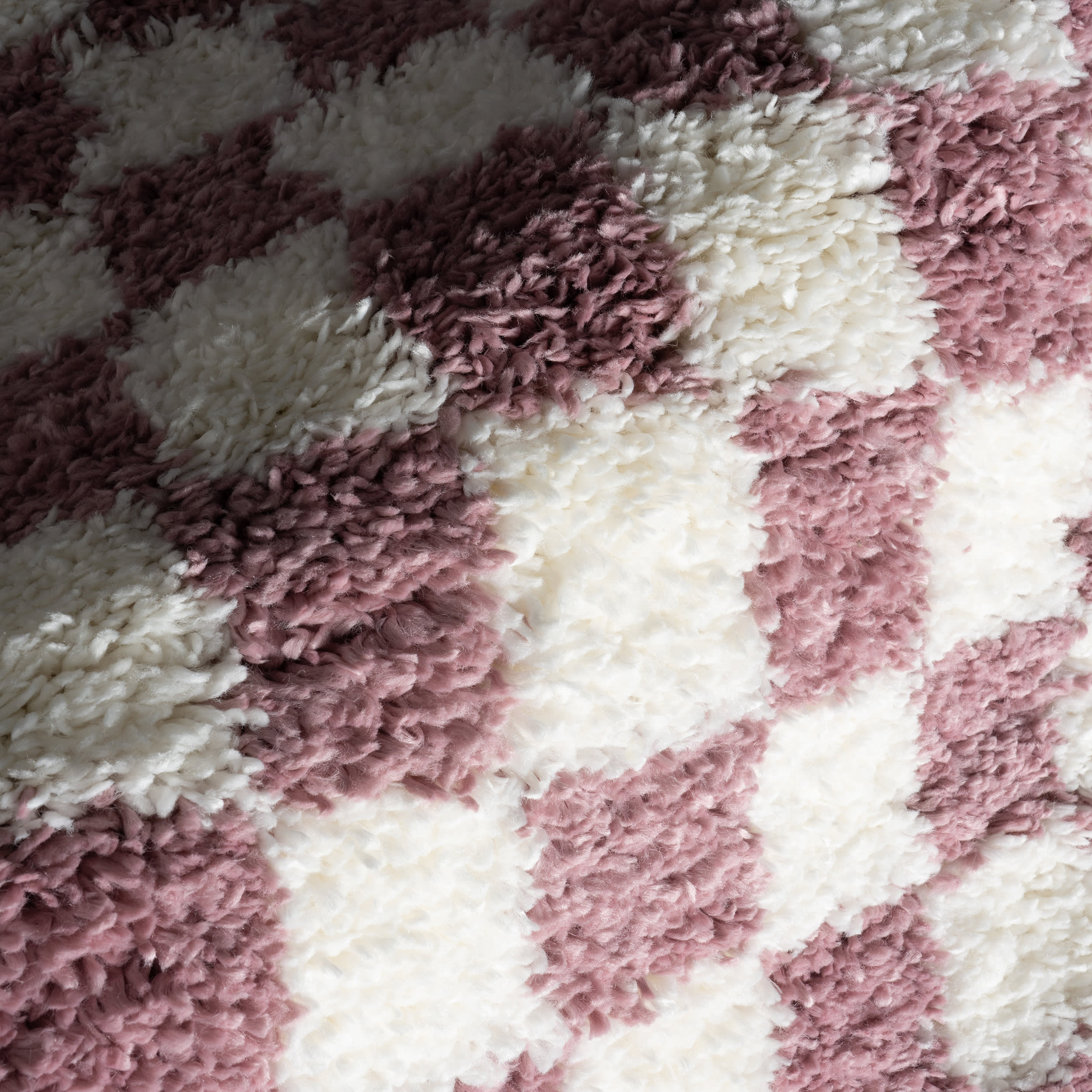 Bettie Retro Checkered Shag Rug | Pink - Image 3