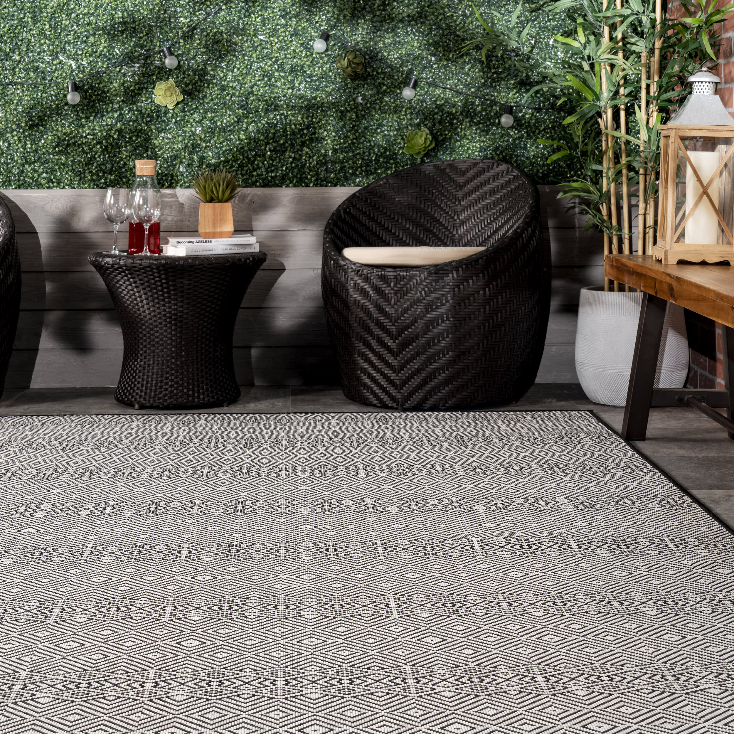 Birdseye Striped Indoor/Outdoor Rug | Black - Image 4