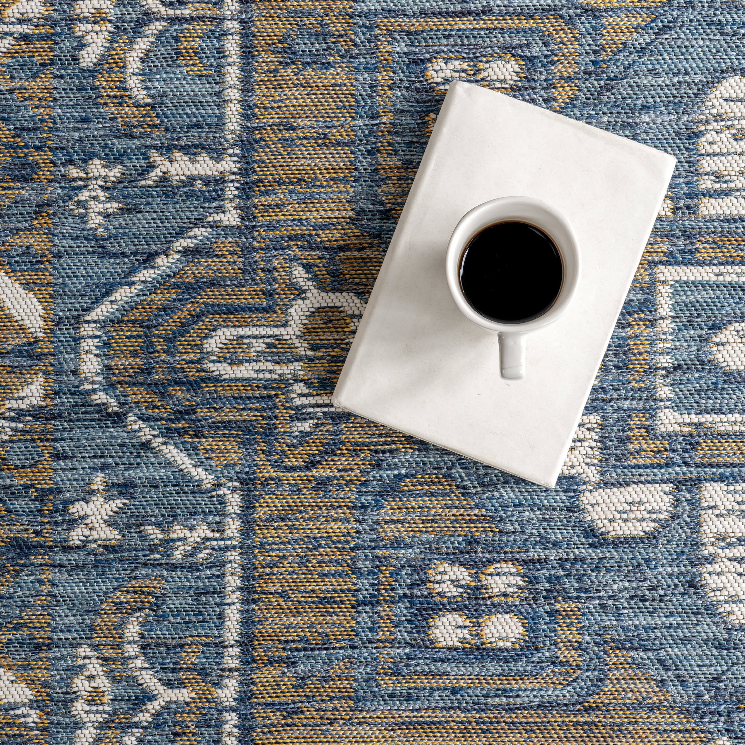 Brynlee Medallion Reversible Indoor/Outdoor Rug | Cream & Blue - Image 10