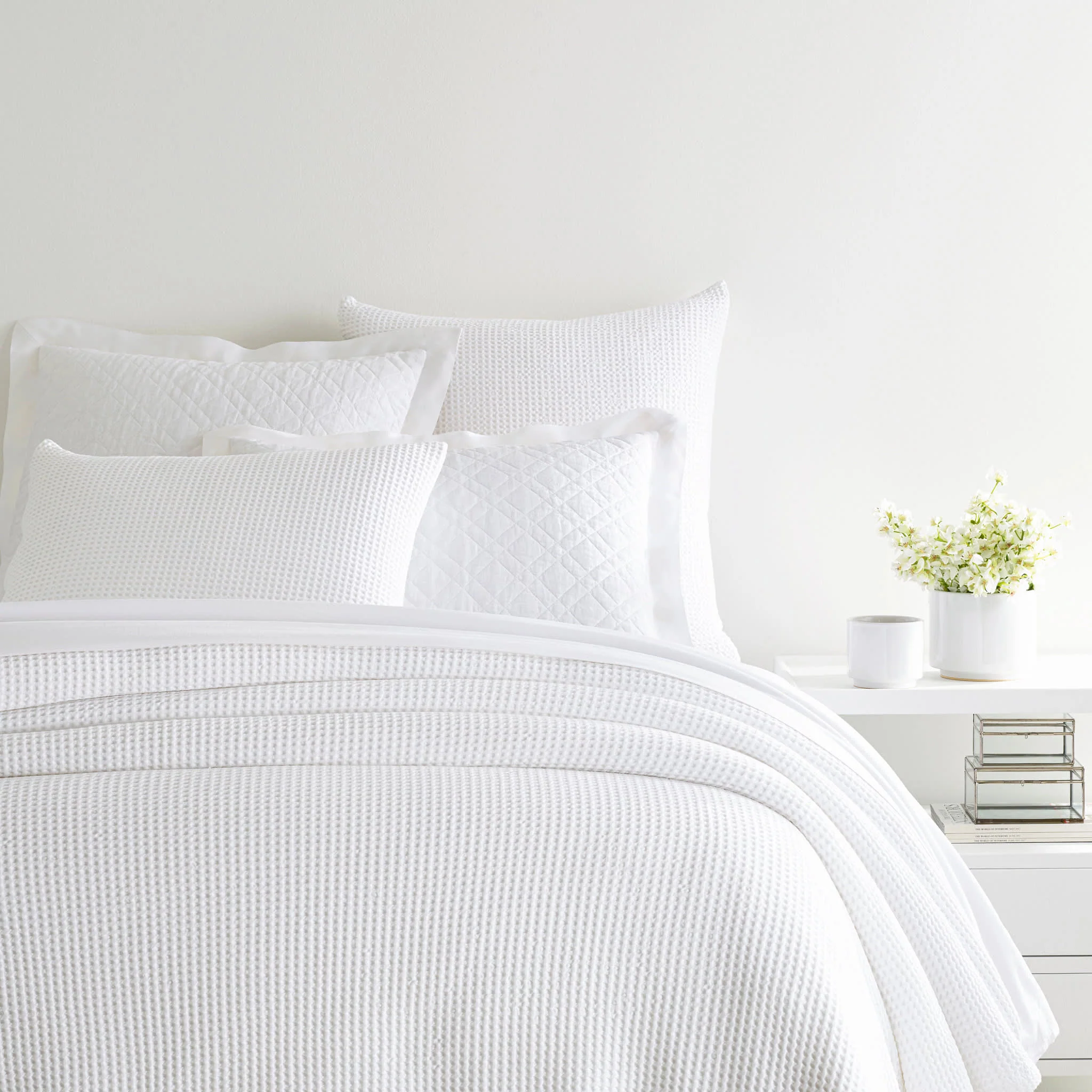 Bubble Matelasse Coverlet | White