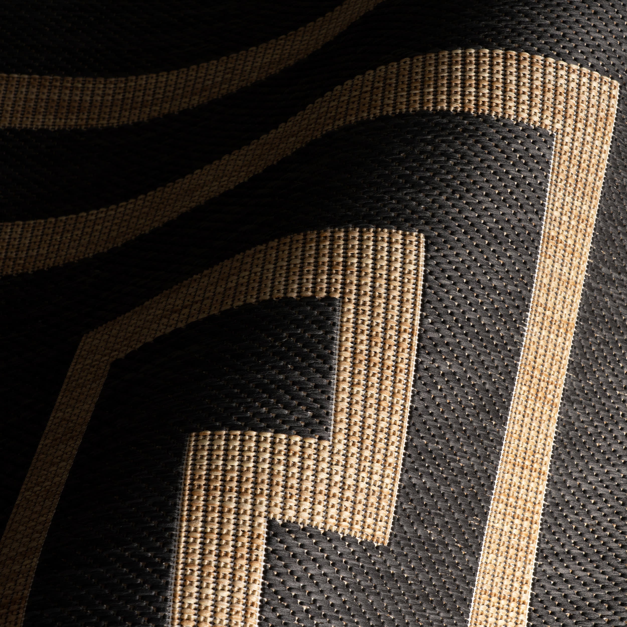 Celestia Contemporary Geometric Indoor/Outdoor Rug | Grey - Image 3