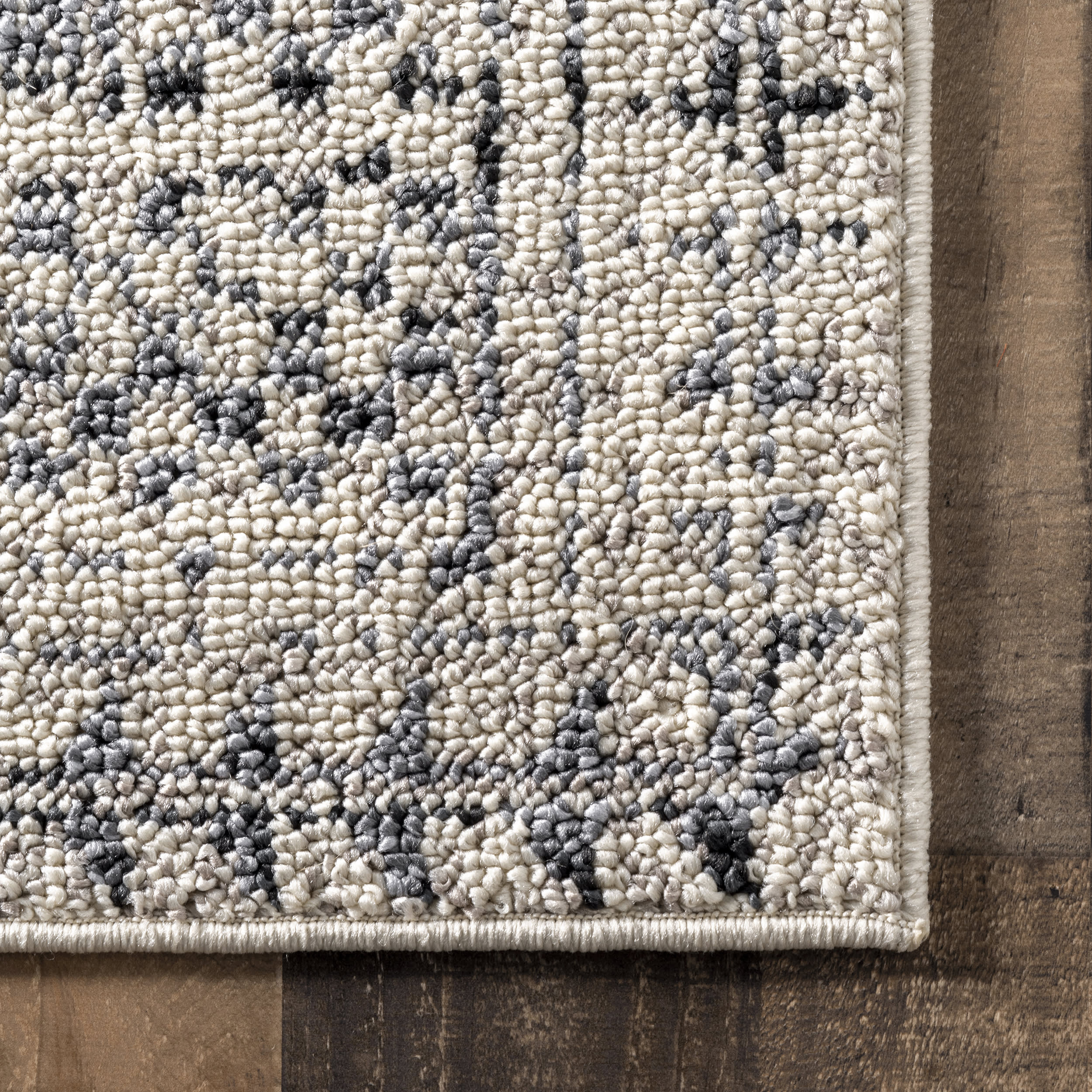 Checkered Diamonds Rug | Light Grey - Image 3