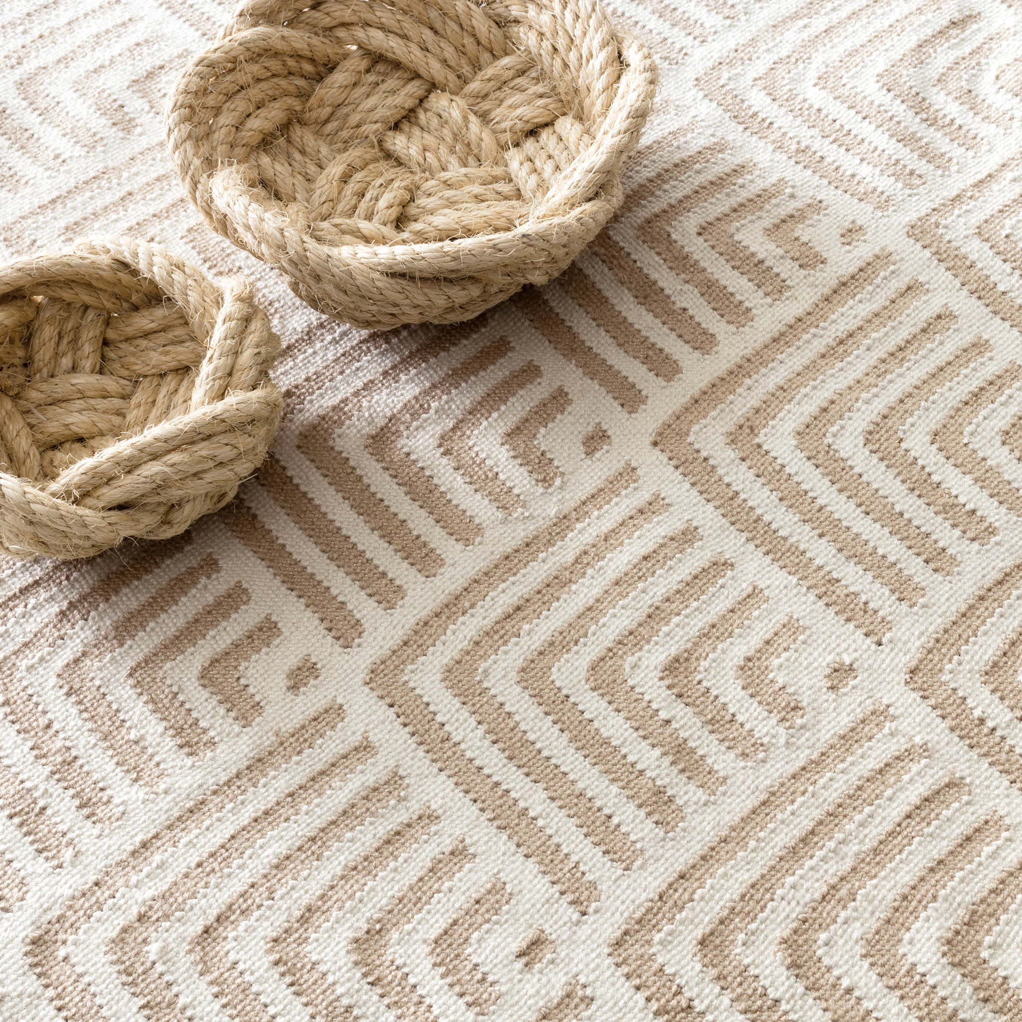 Cleo Handwoven Indoor/Outdoor Rug by Bunny Williams | Cement - Image 5