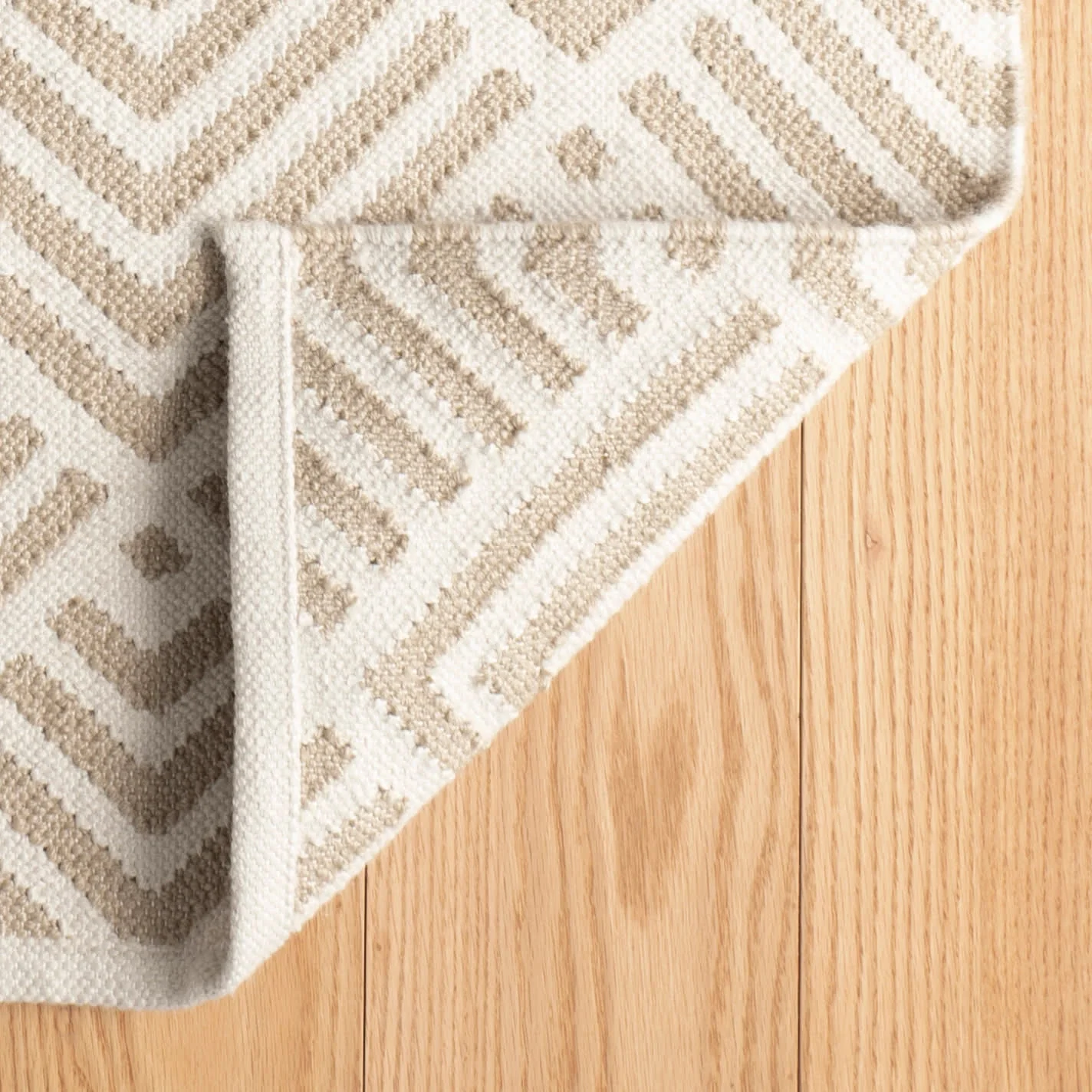 Cleo Handwoven Indoor/Outdoor Rug by Bunny Williams | Cement - Image 7