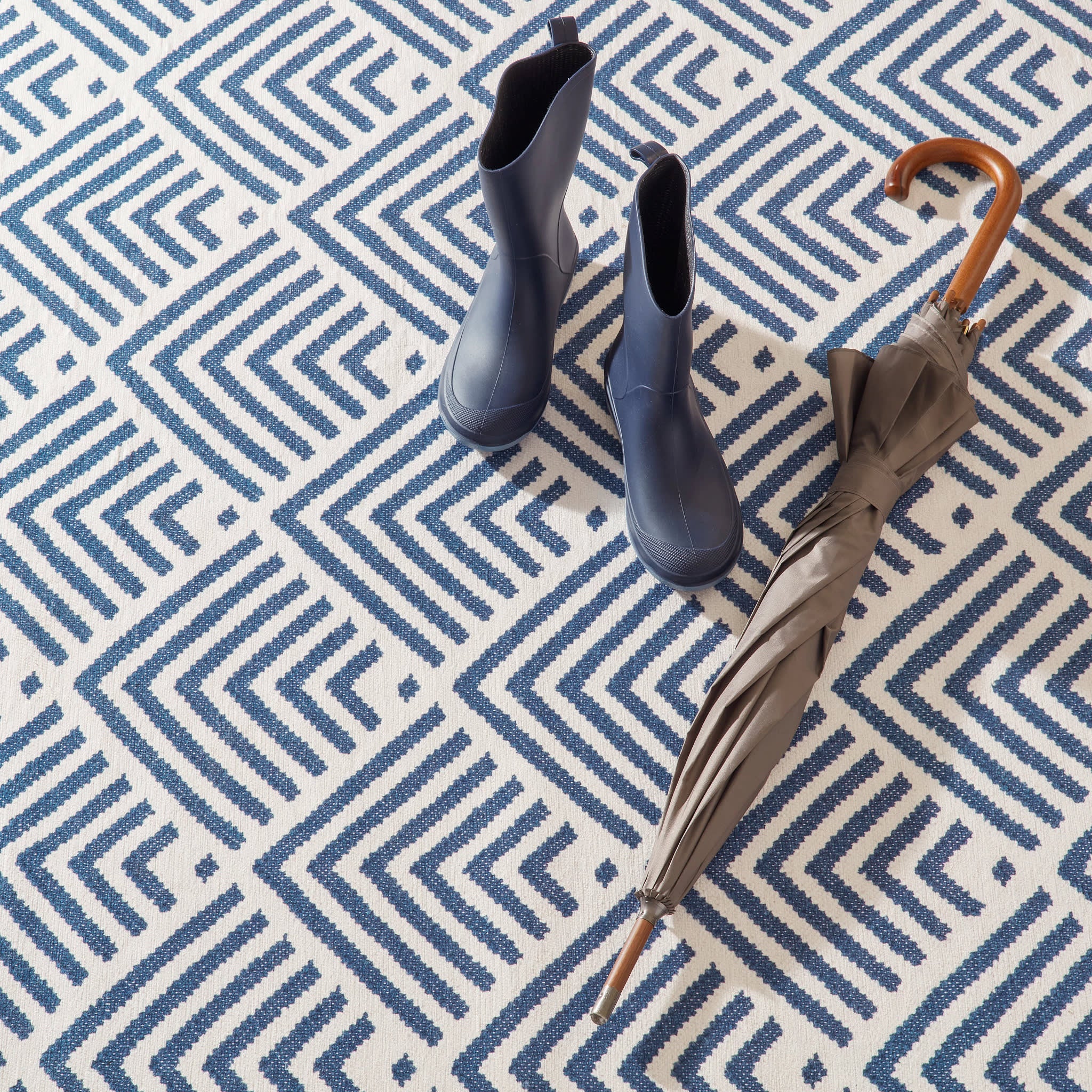 Cleo Machine Washable Rug by Bunny Williams | Navy - Image 3
