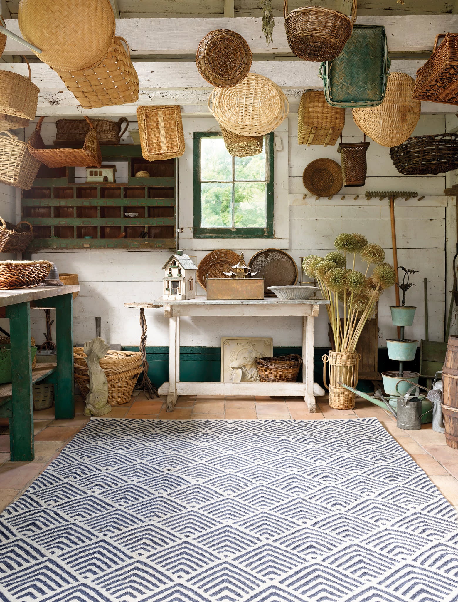 Cleo Handwoven Indoor/Outdoor Rug by Bunny Williams | Navy - Image 2