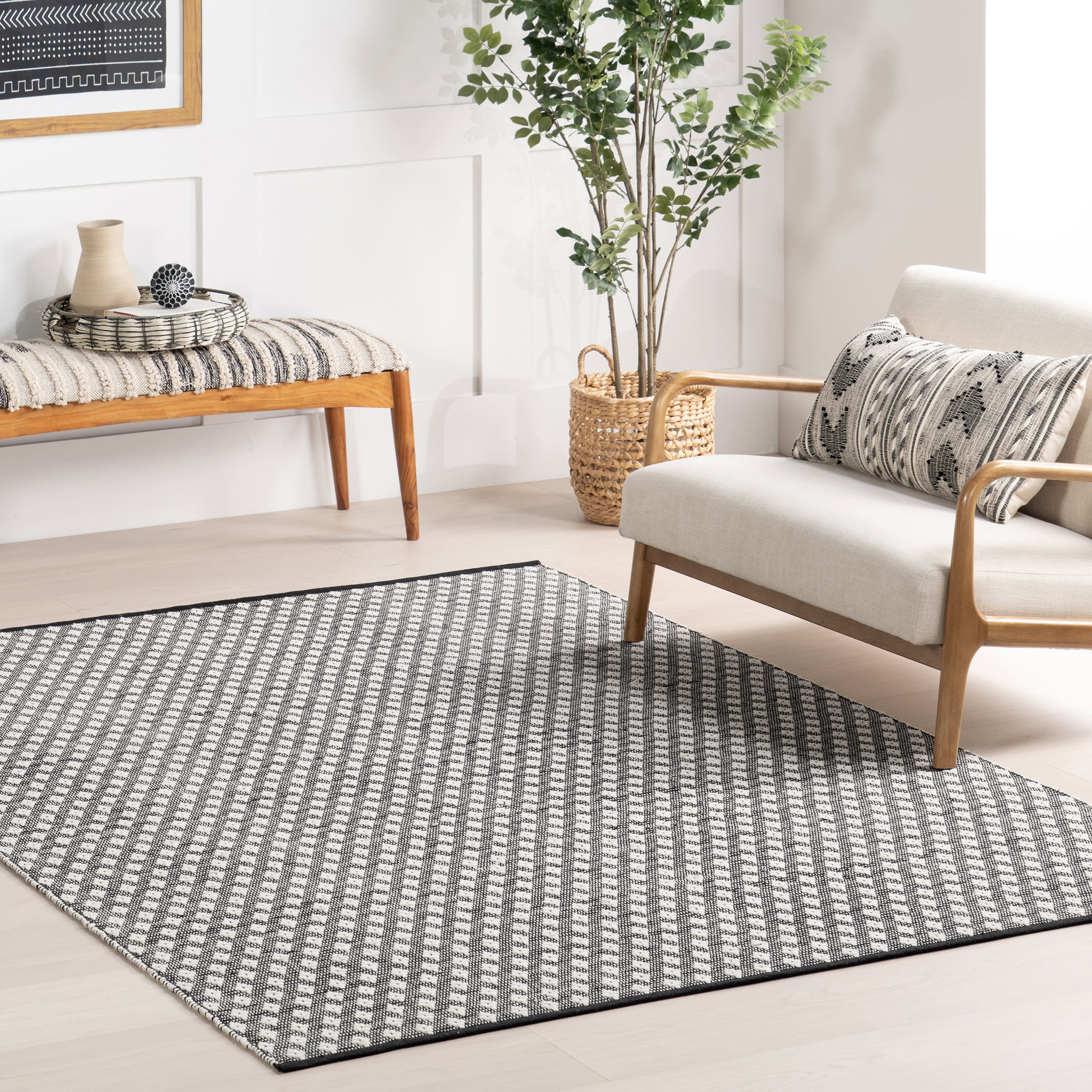 Dainty Diamond Handwoven Cotton Rug | Black - Image 2