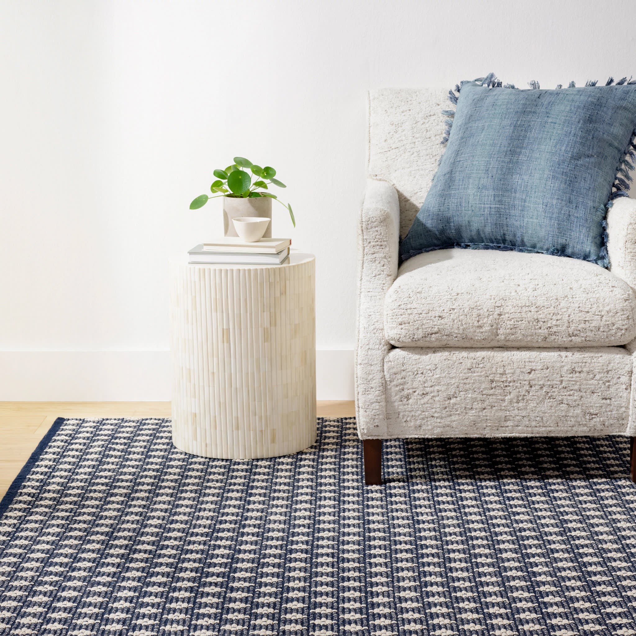 Dainty Diamond Handwoven Cotton Rug | Navy/Ivory - Image 2
