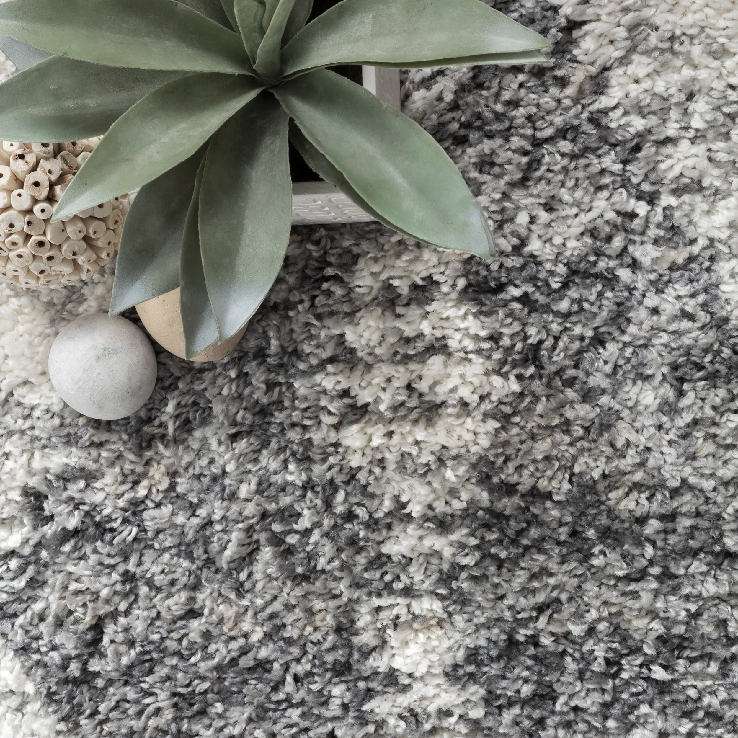 Diamond Band Tassel Rug | Grey - Image 2