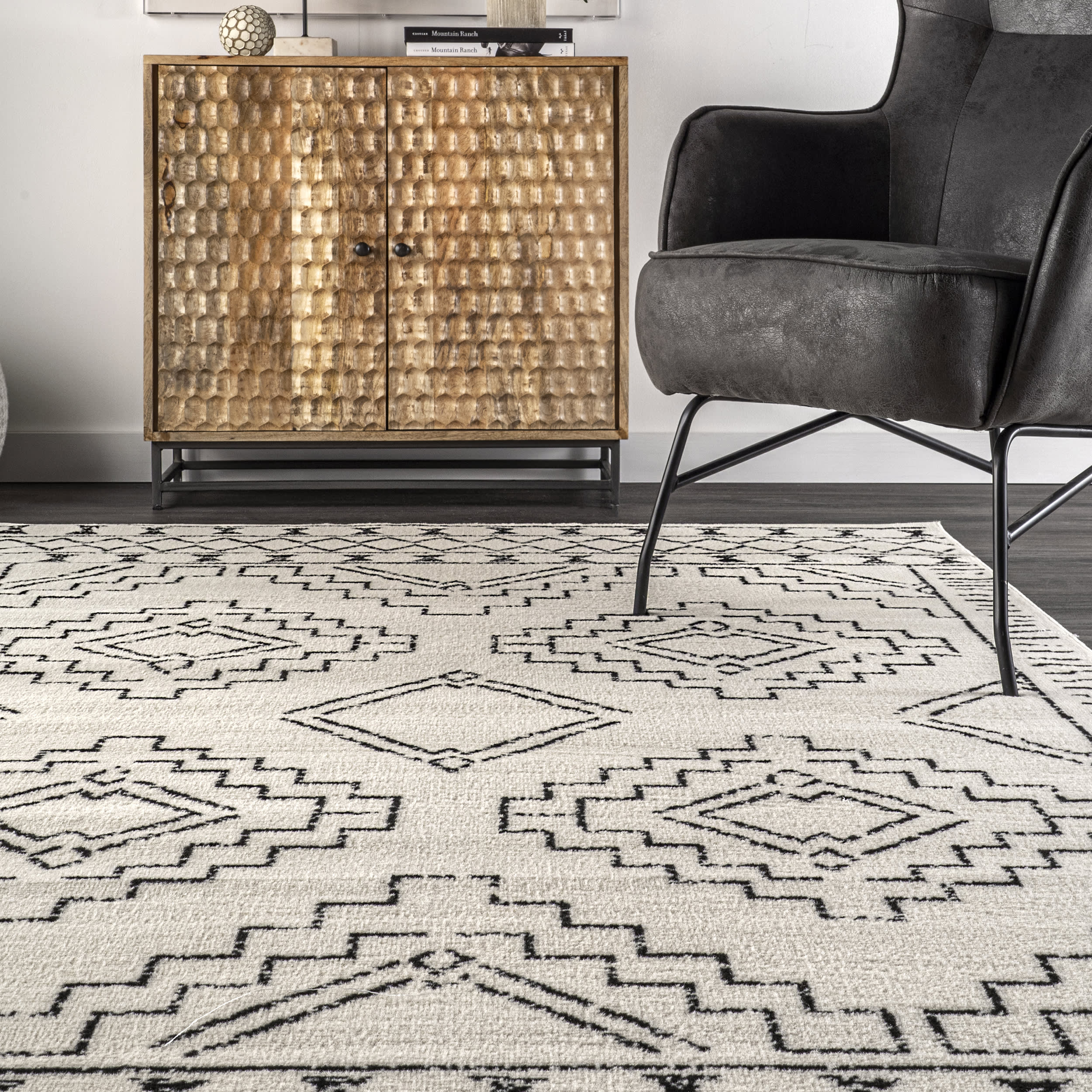 Diamond Geometric Rug | Black - Image 4