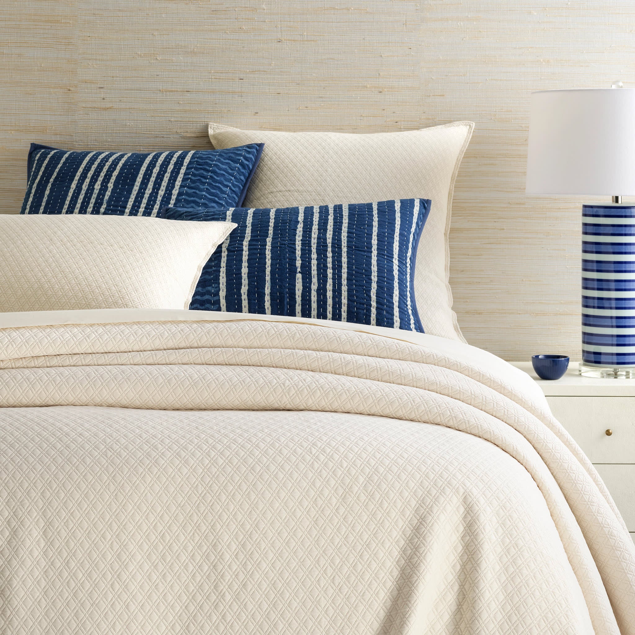 Diamond Matelasse coverlet | Ivory