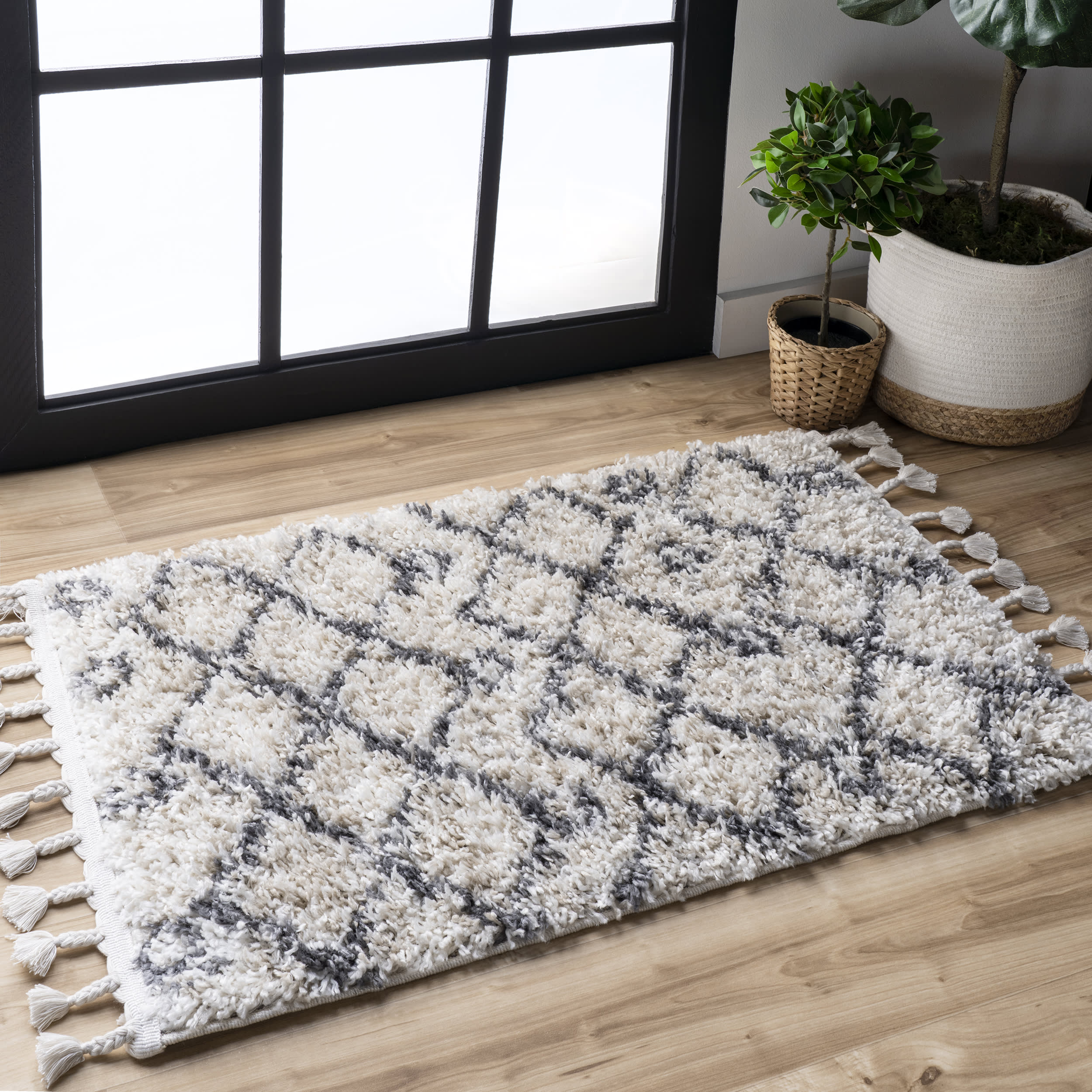 Diamond Moroccan Shag With Tassels Rug | Ivory - Image 6