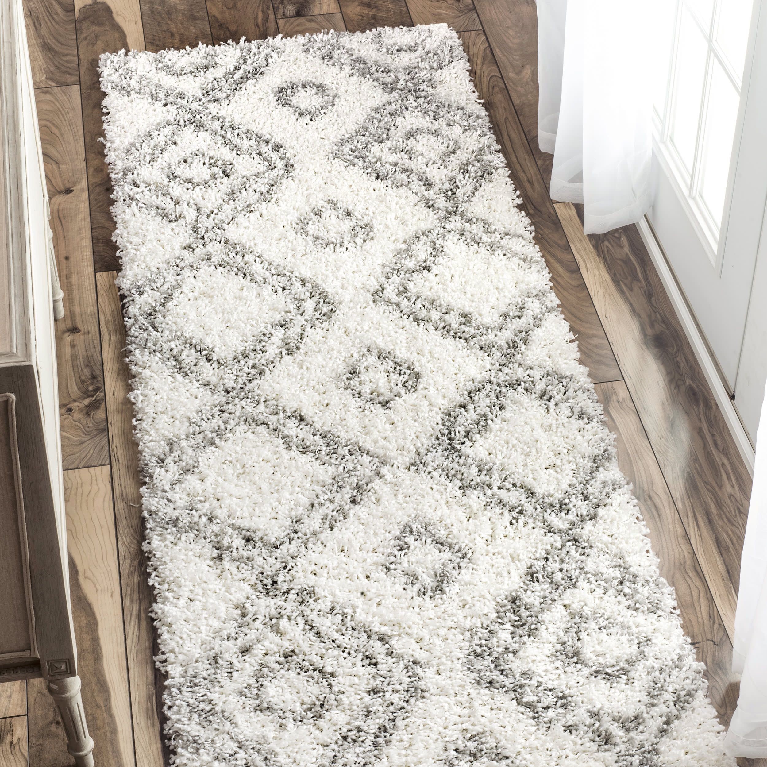 Double Diamond Shag Rug | White - Image 2