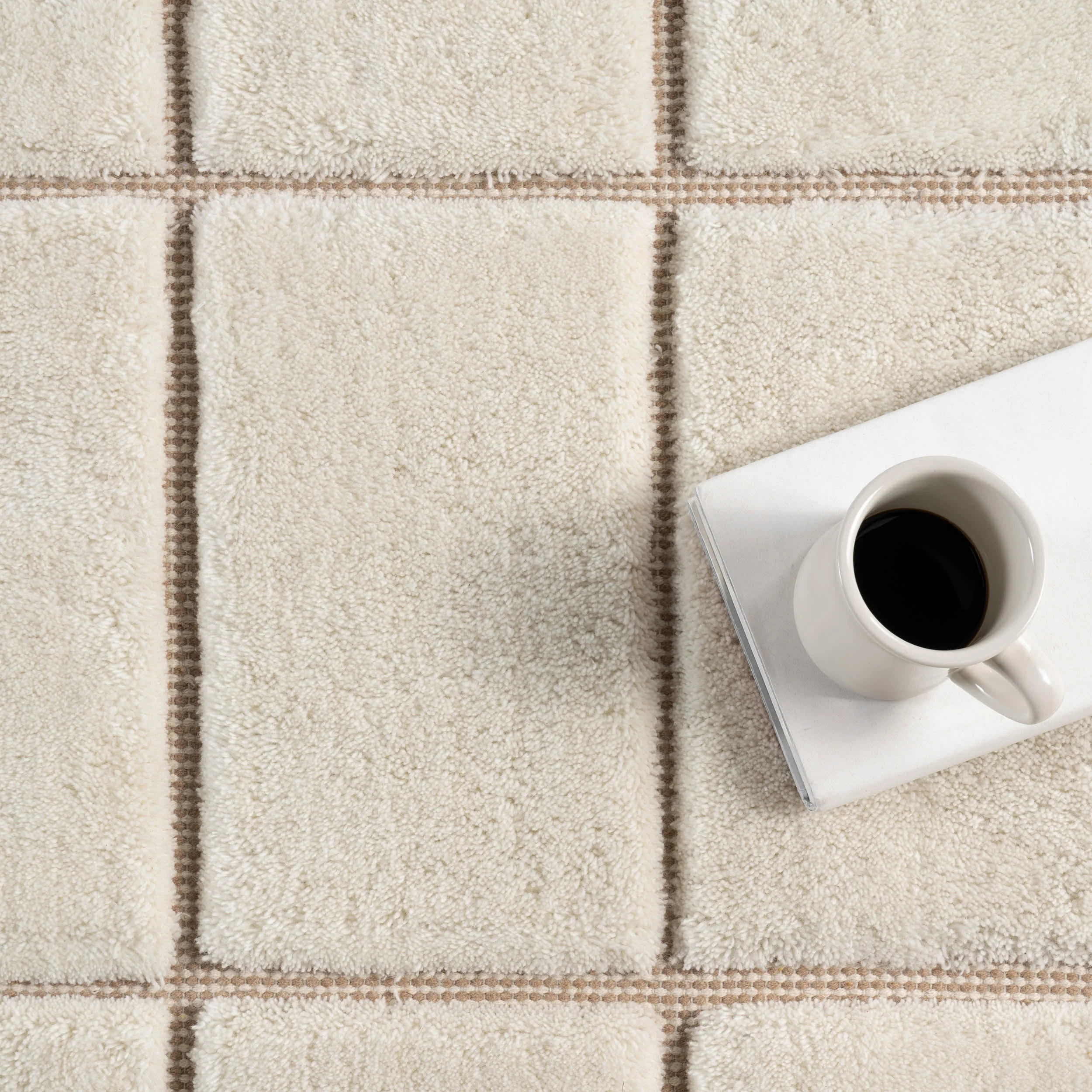 Em Checked New Zealand Wool Rug | Ivory - Image 7