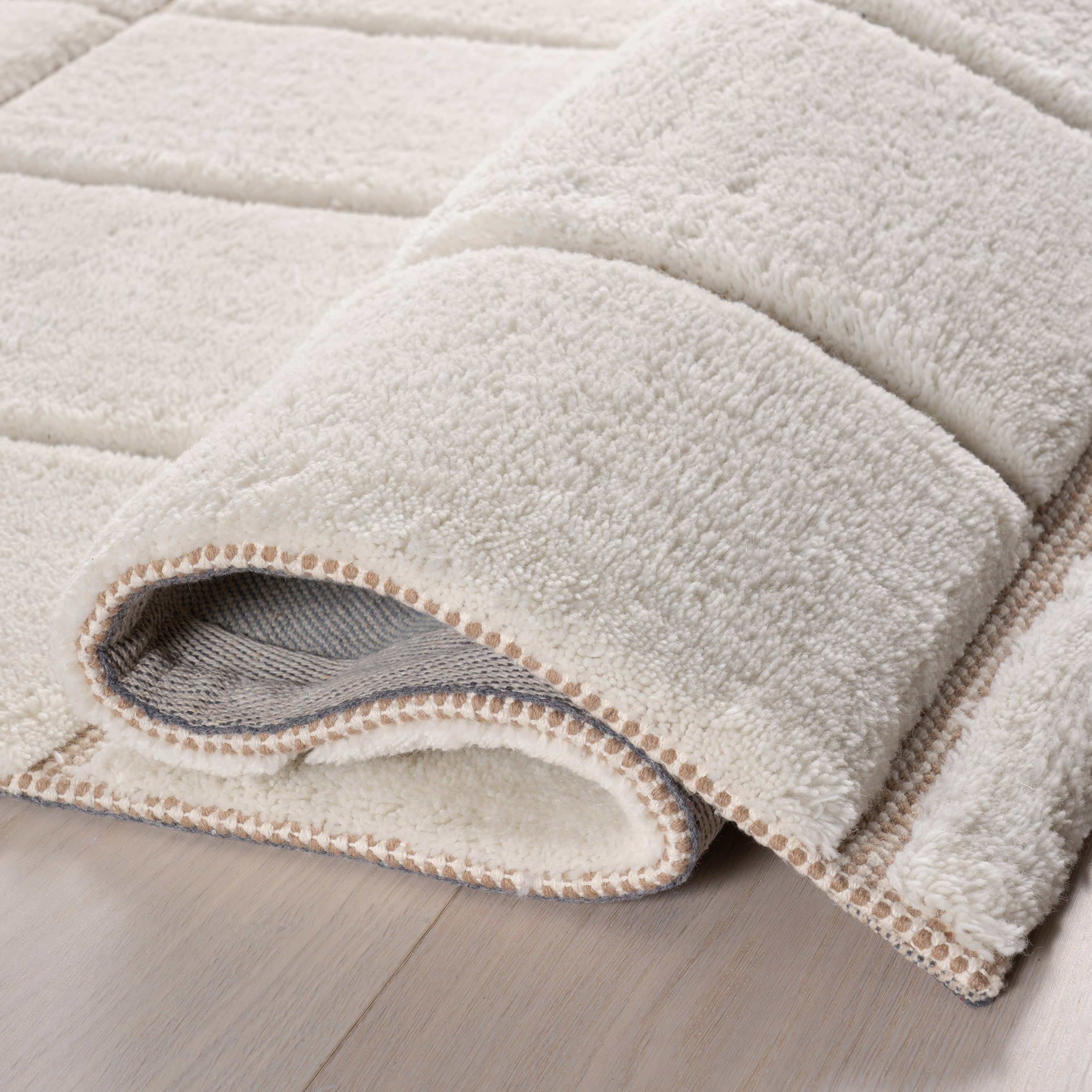Em Checked New Zealand Wool Rug | Ivory - Image 8
