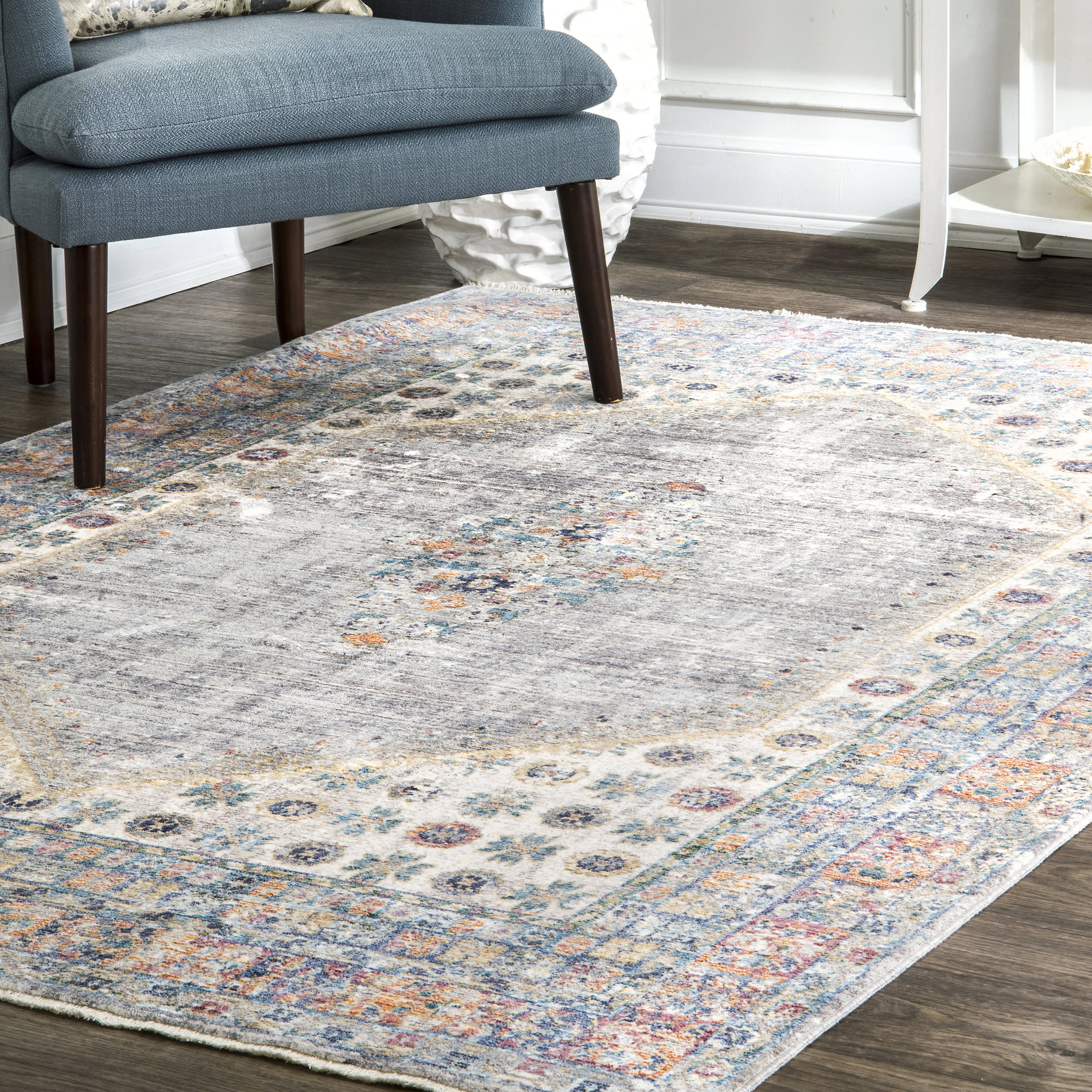 Fade Bouquet Medallion Rug | Grey - Image 2