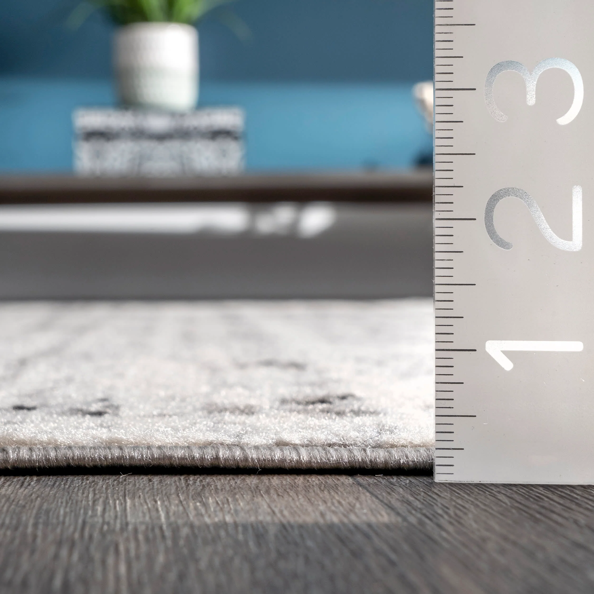 Faded Chevron Rug | Grey - Image 5