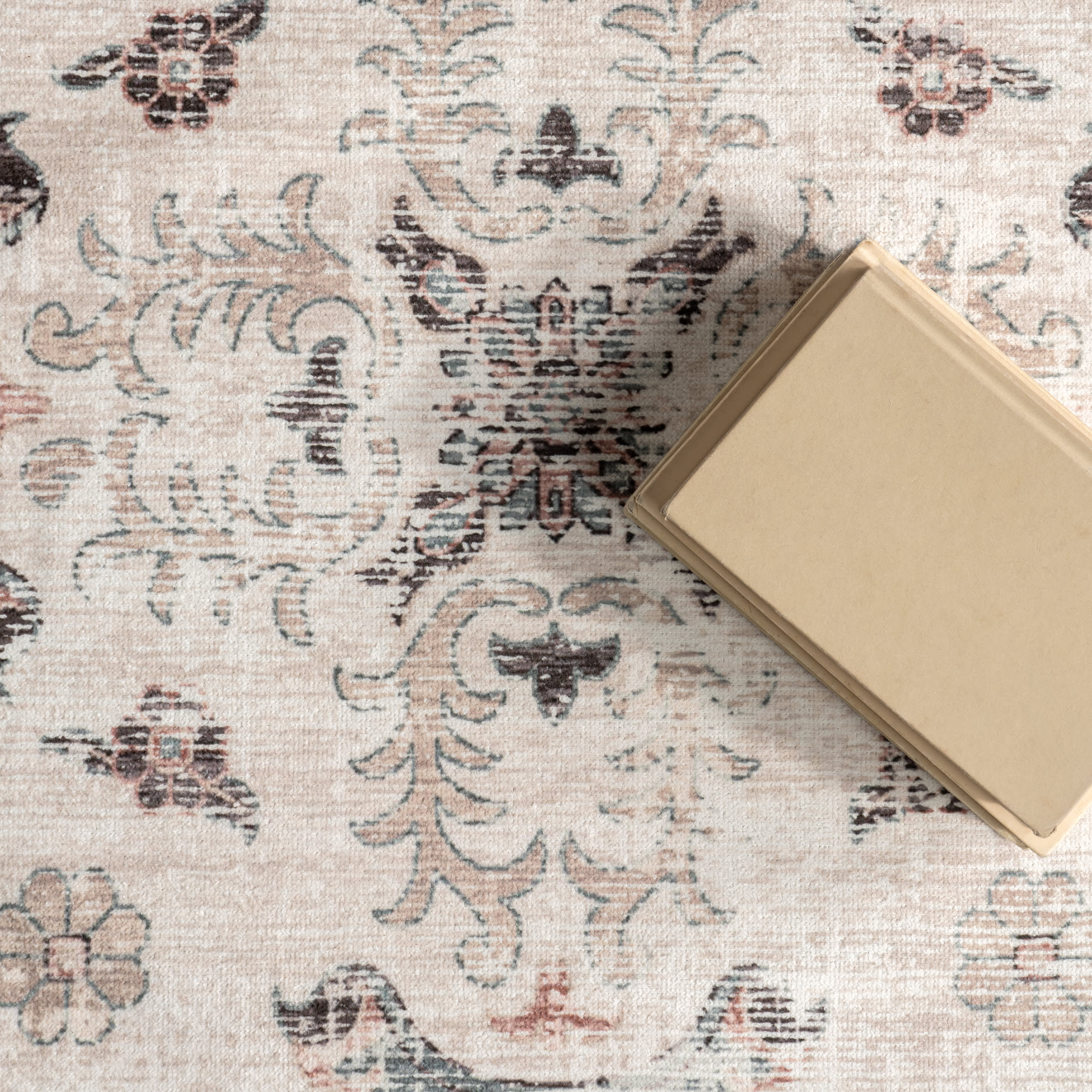 Faded Wreath Washable Rug | Light Grey - Image 8
