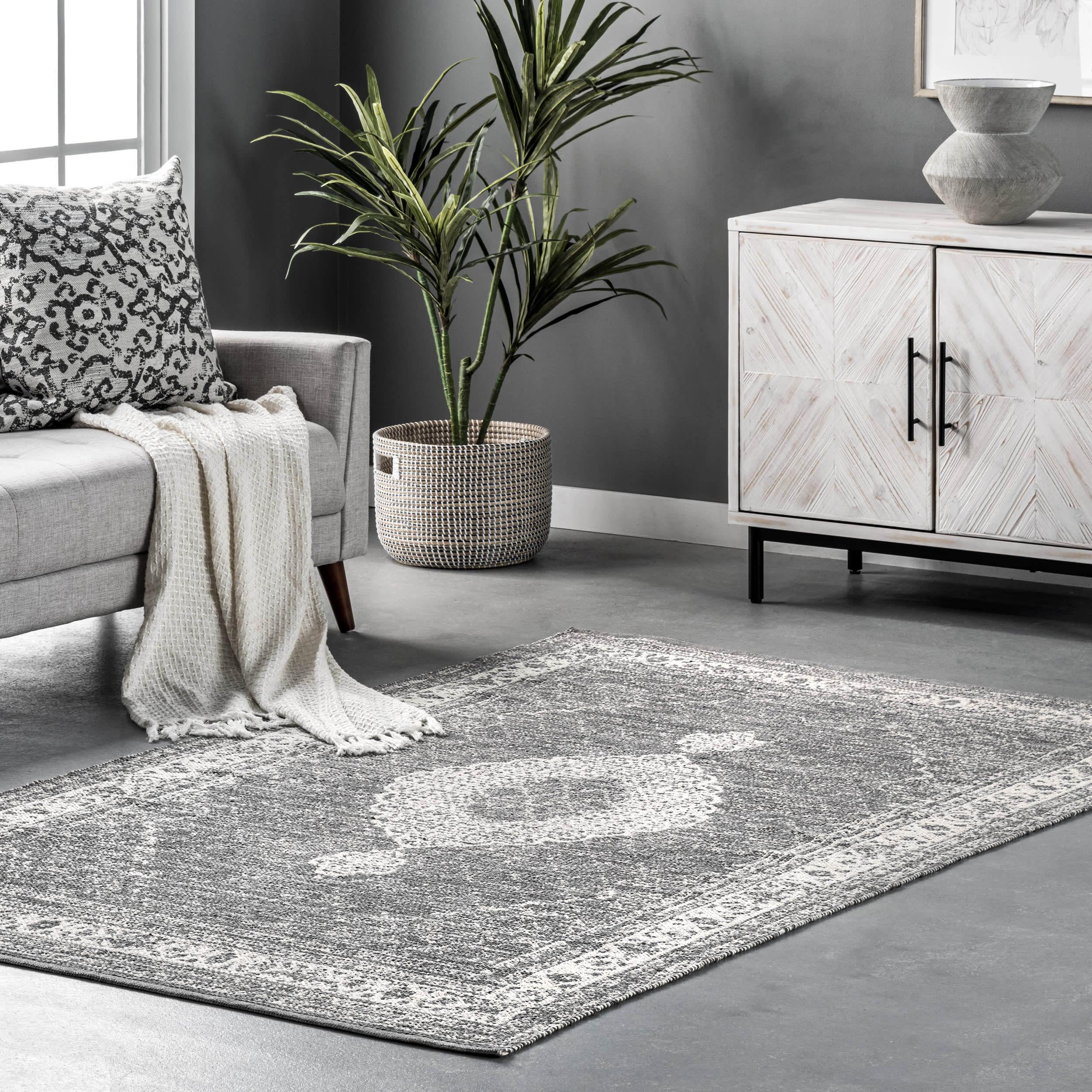 Fatima Traditional Medallion Rug | Grey - Image 2