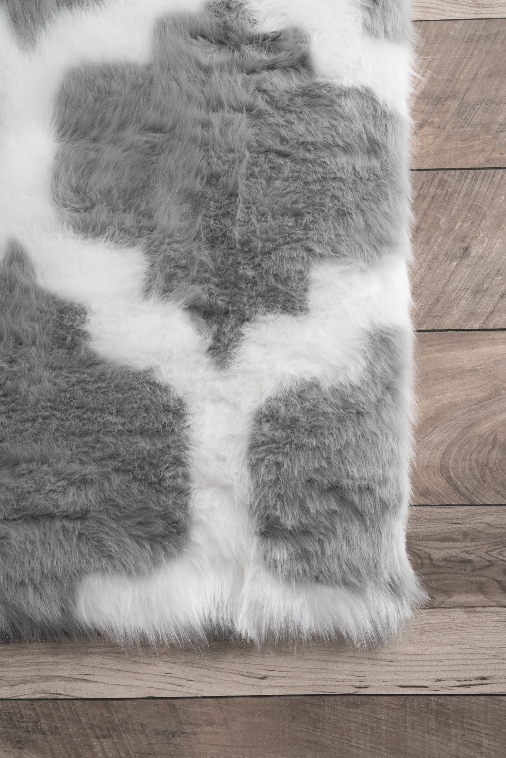 Faux Sheepskin Trellis Rug | Grey - Image 3