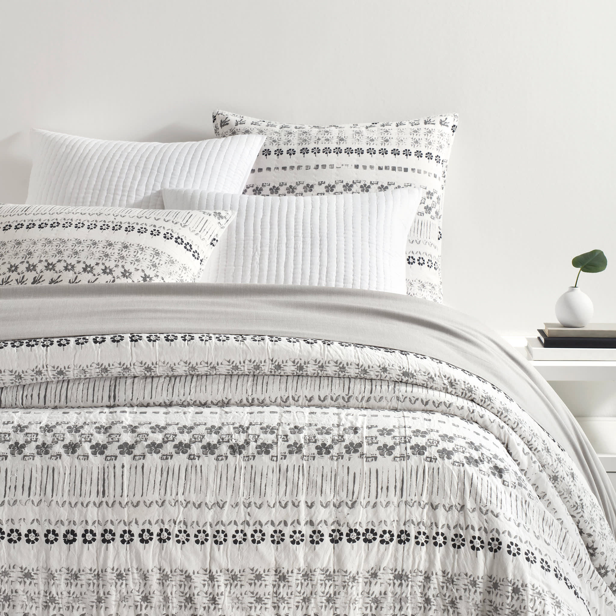Hawthorn Coverlet | Grey
