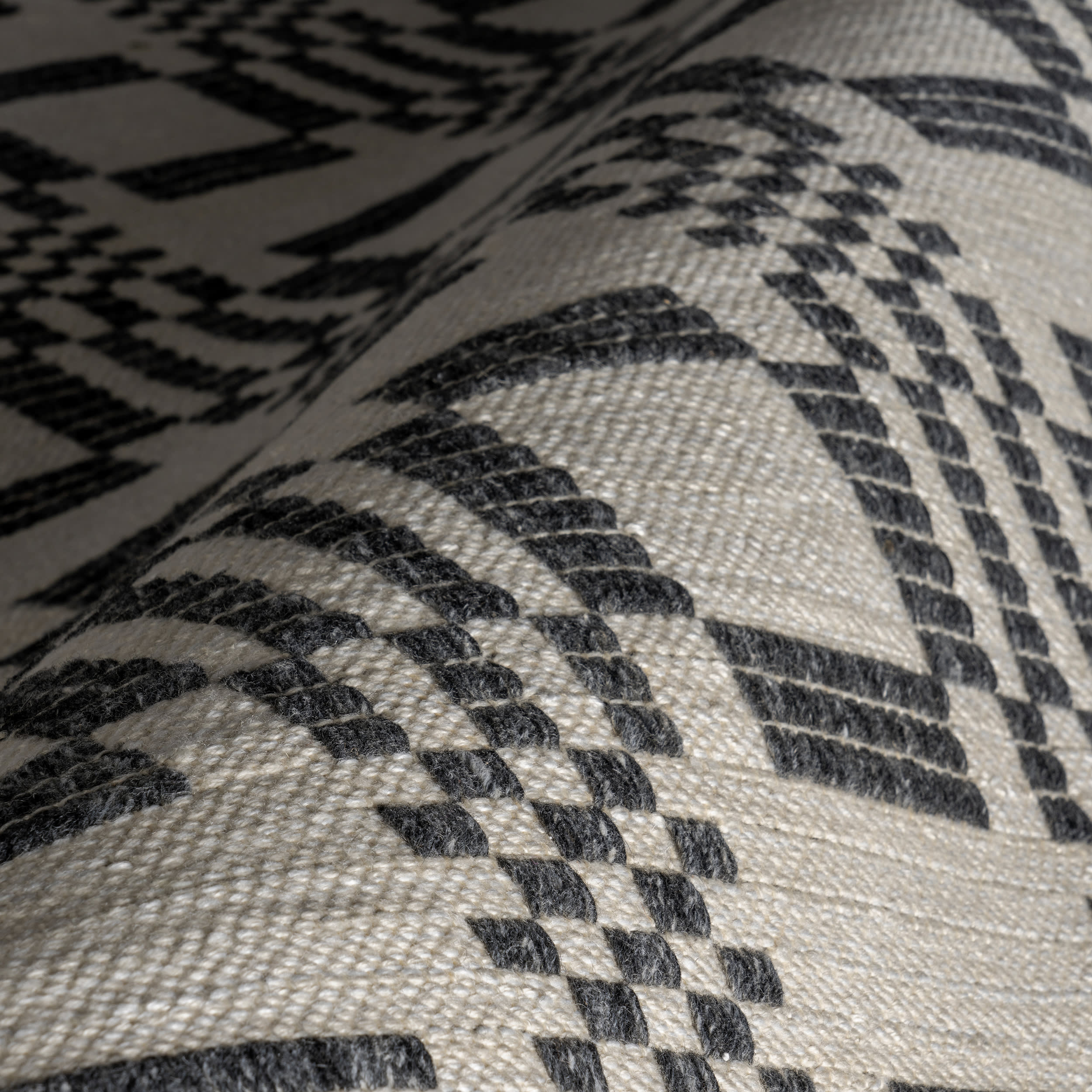 Hendo Geometric Rug | Grey - Image 3