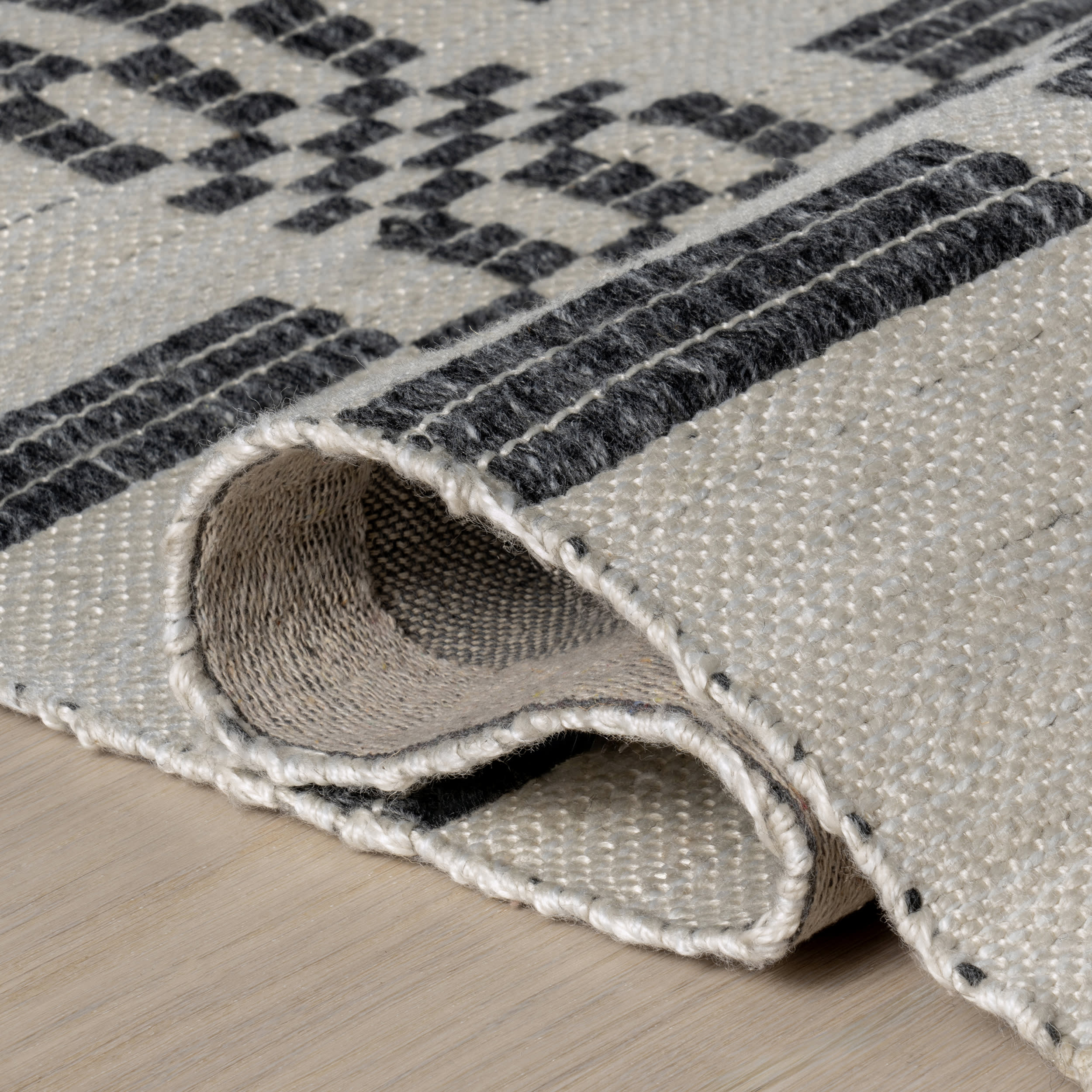 Hendo Geometric Rug | Grey - Image 8