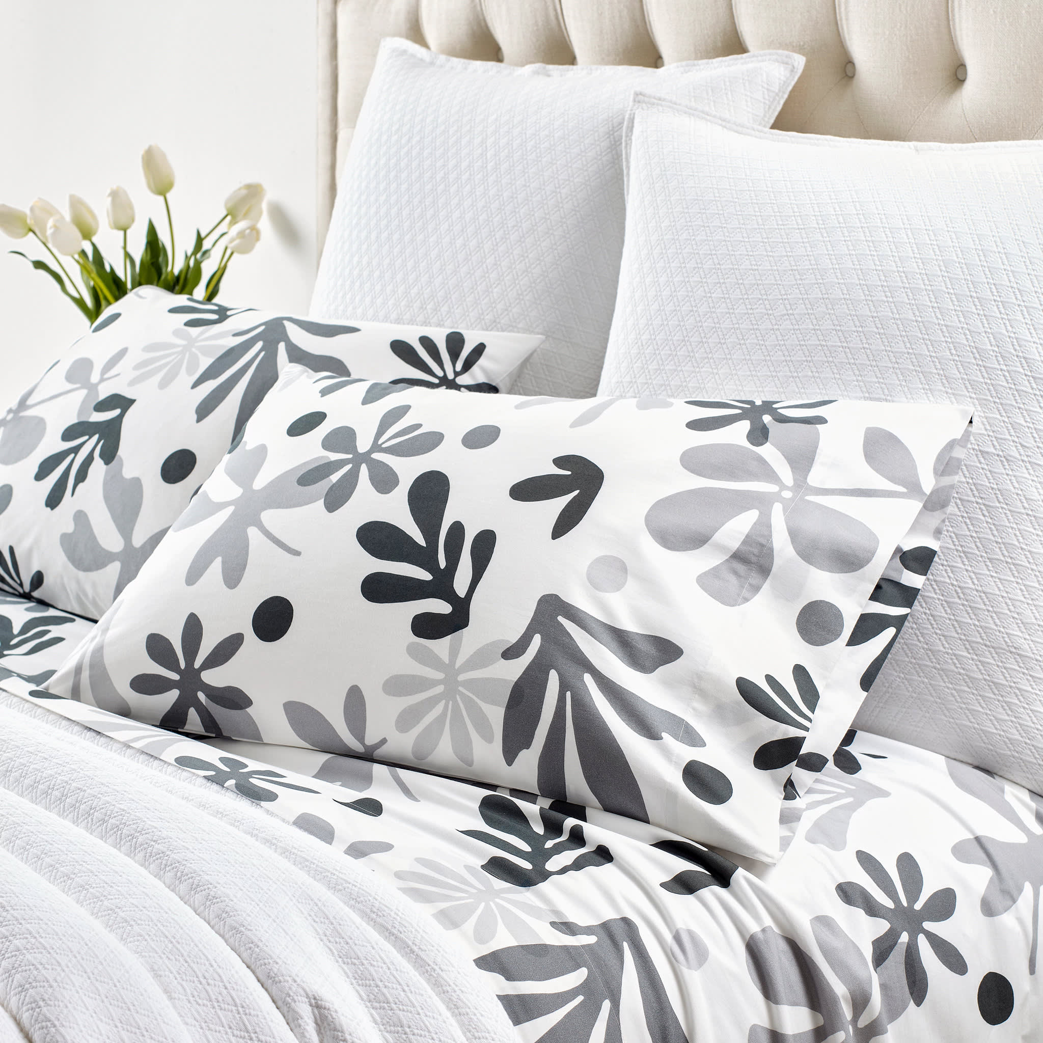 Henri Pillowcases | Black