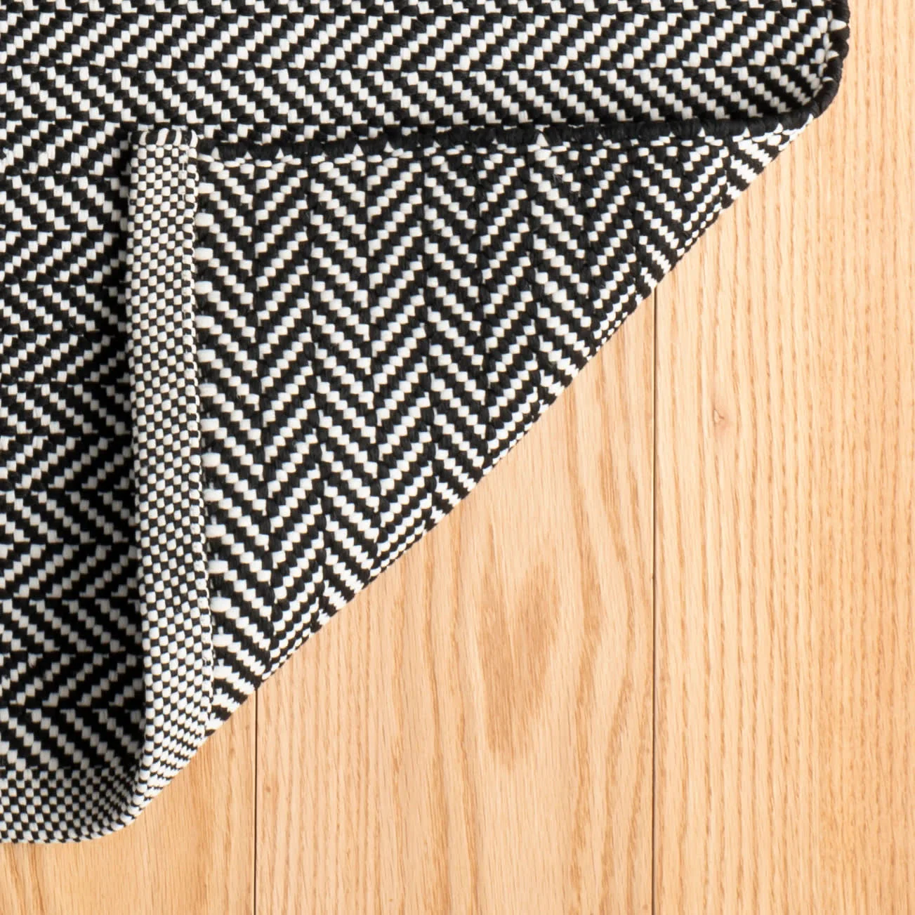 Herringbone Handwoven Indoor/Outdoor Rug | Black/Ivory - Image 6