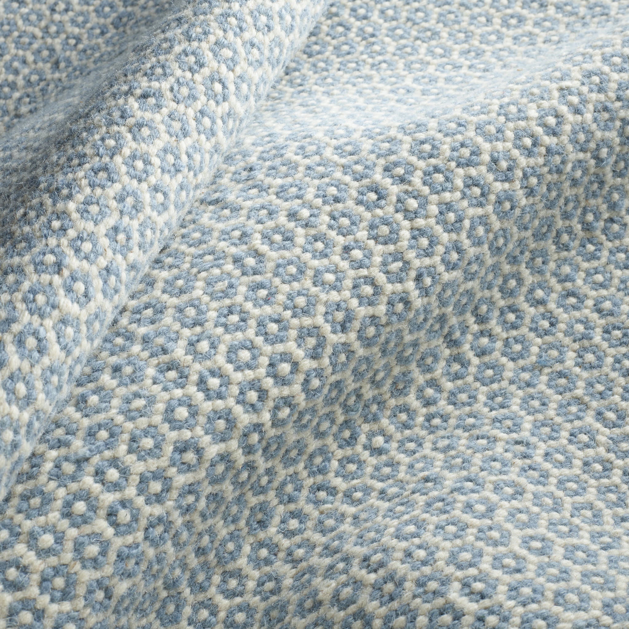 Honeycomb Handwoven Wool Rug | French Blue/Ivory - Image 4