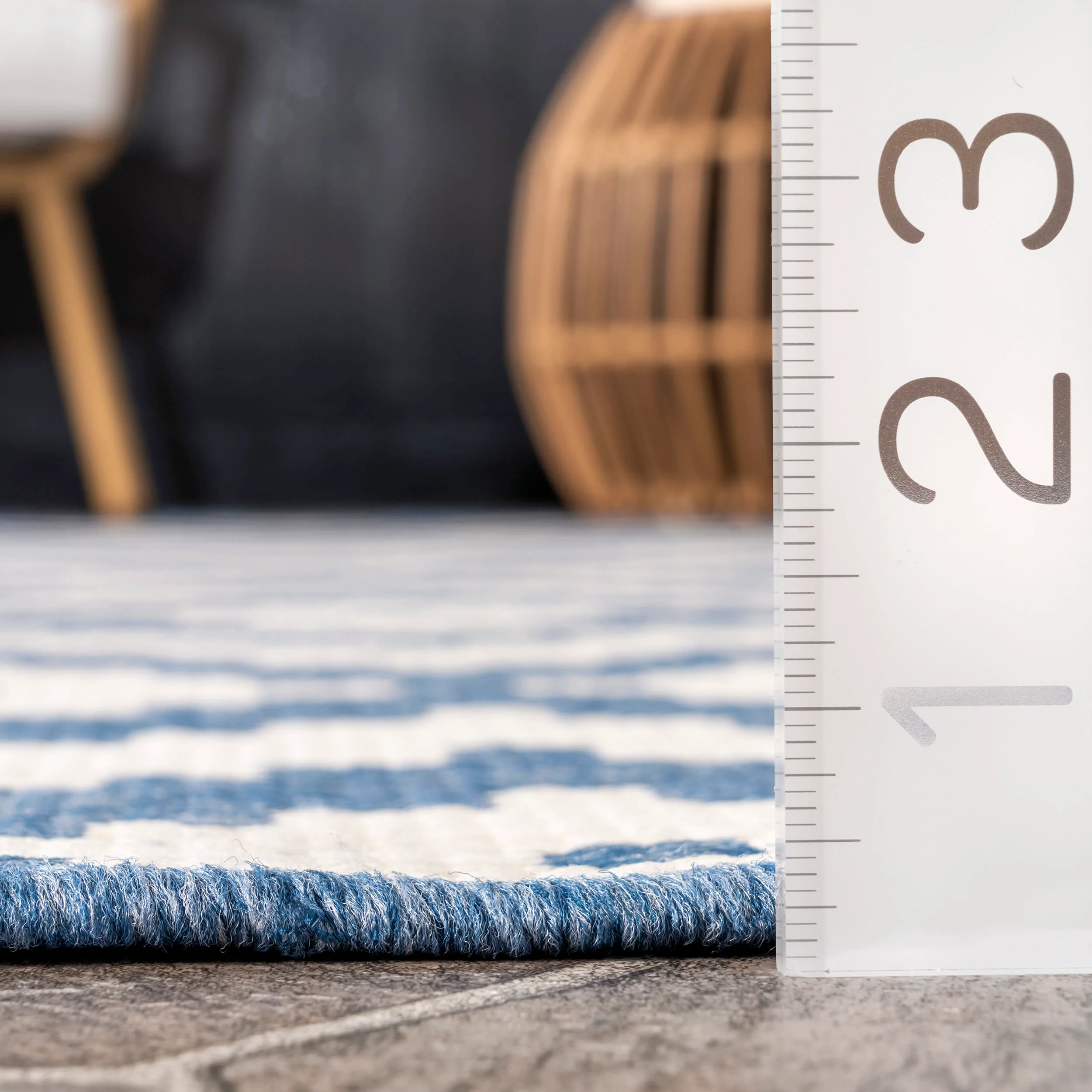 Indoor/Outdoor Diamond Trellis Rug | Blue - Image 5