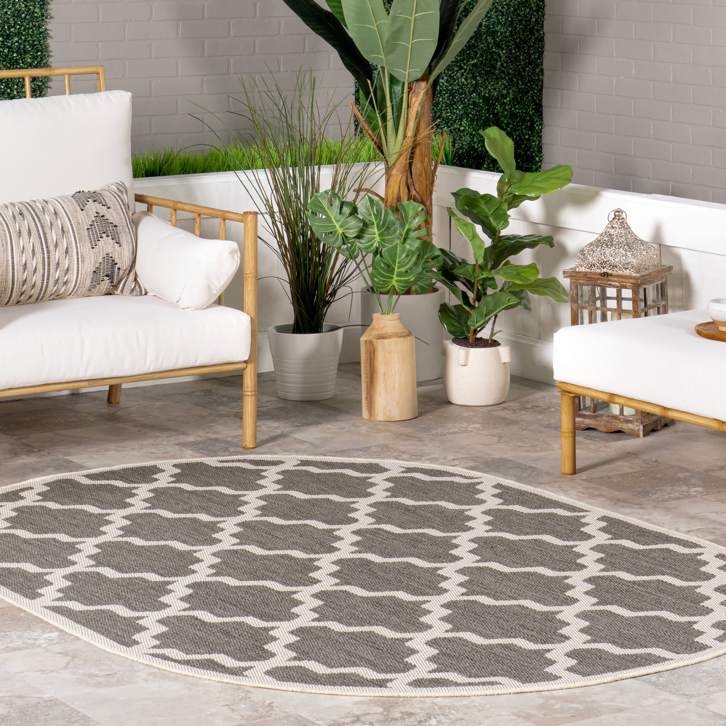 Indoor/Outdoor Moroccan Trellis Rug | Grey - Image 2