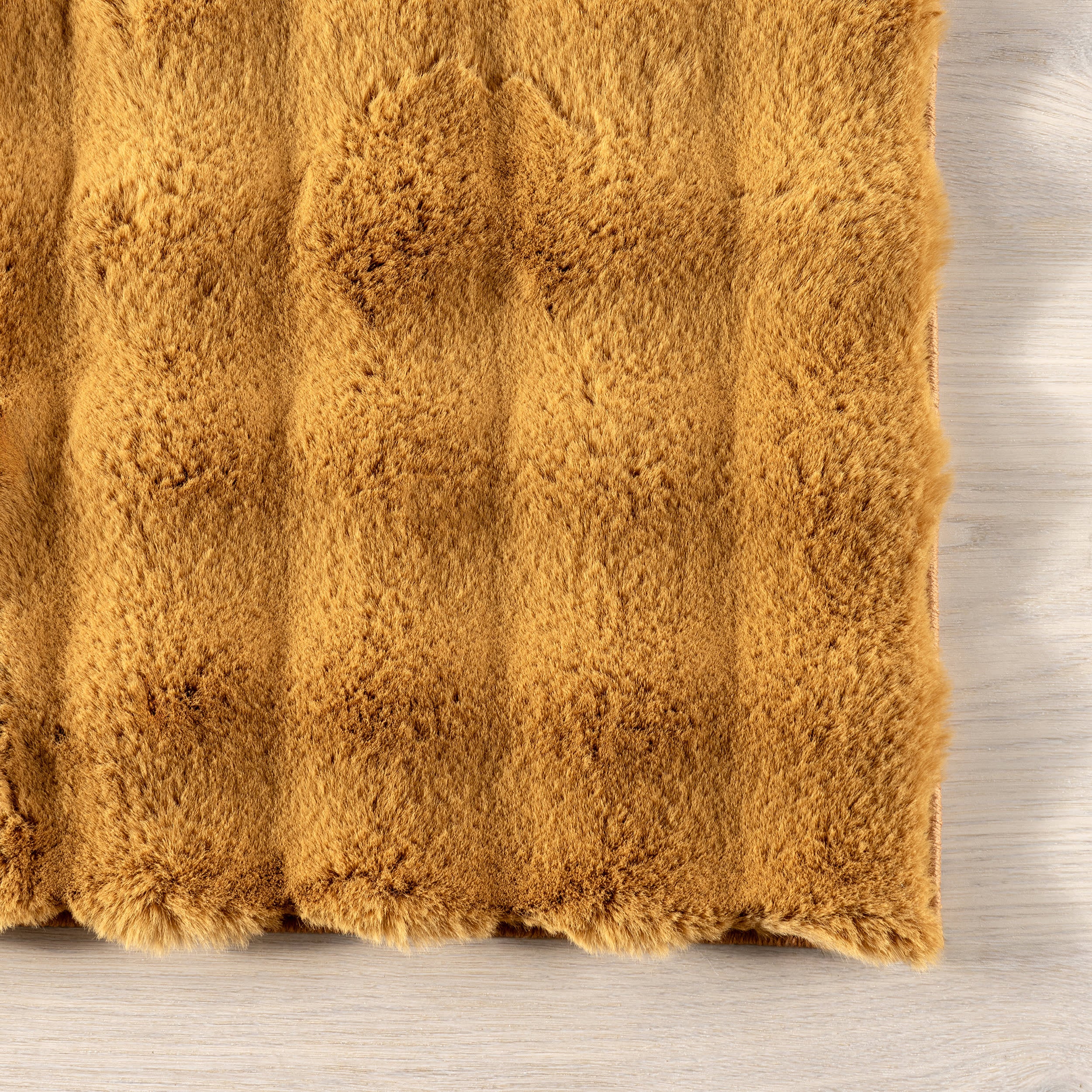 Ivana Checkered Plush Cloud Washable Rug | Gold - Image 4