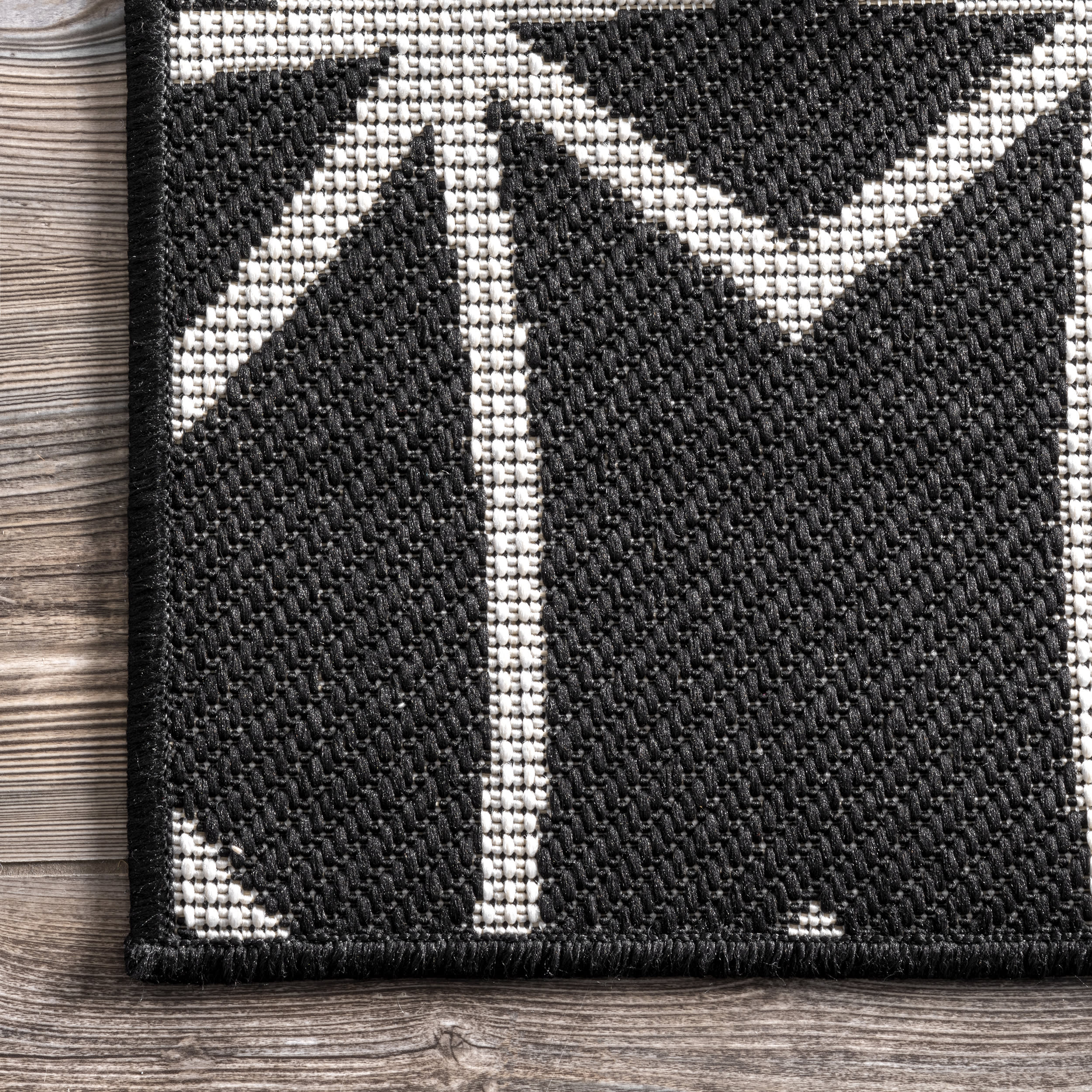 Ivied Trellis Indoor/Outdoor Flatweave Rug | Dark Grey - Image 3