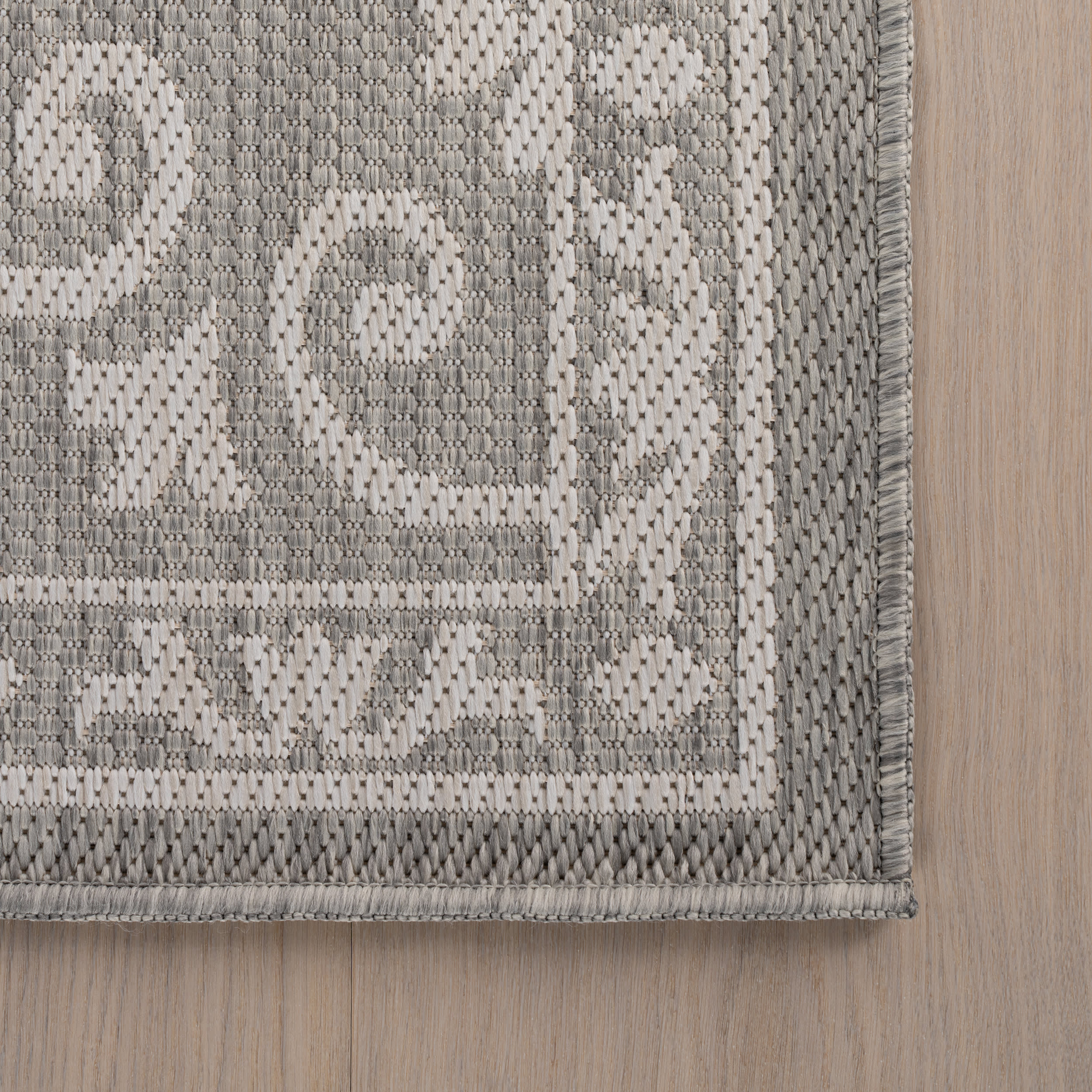Laynea Traditional Paisley Indoor/Outdoor Rug | Grey - Image 4