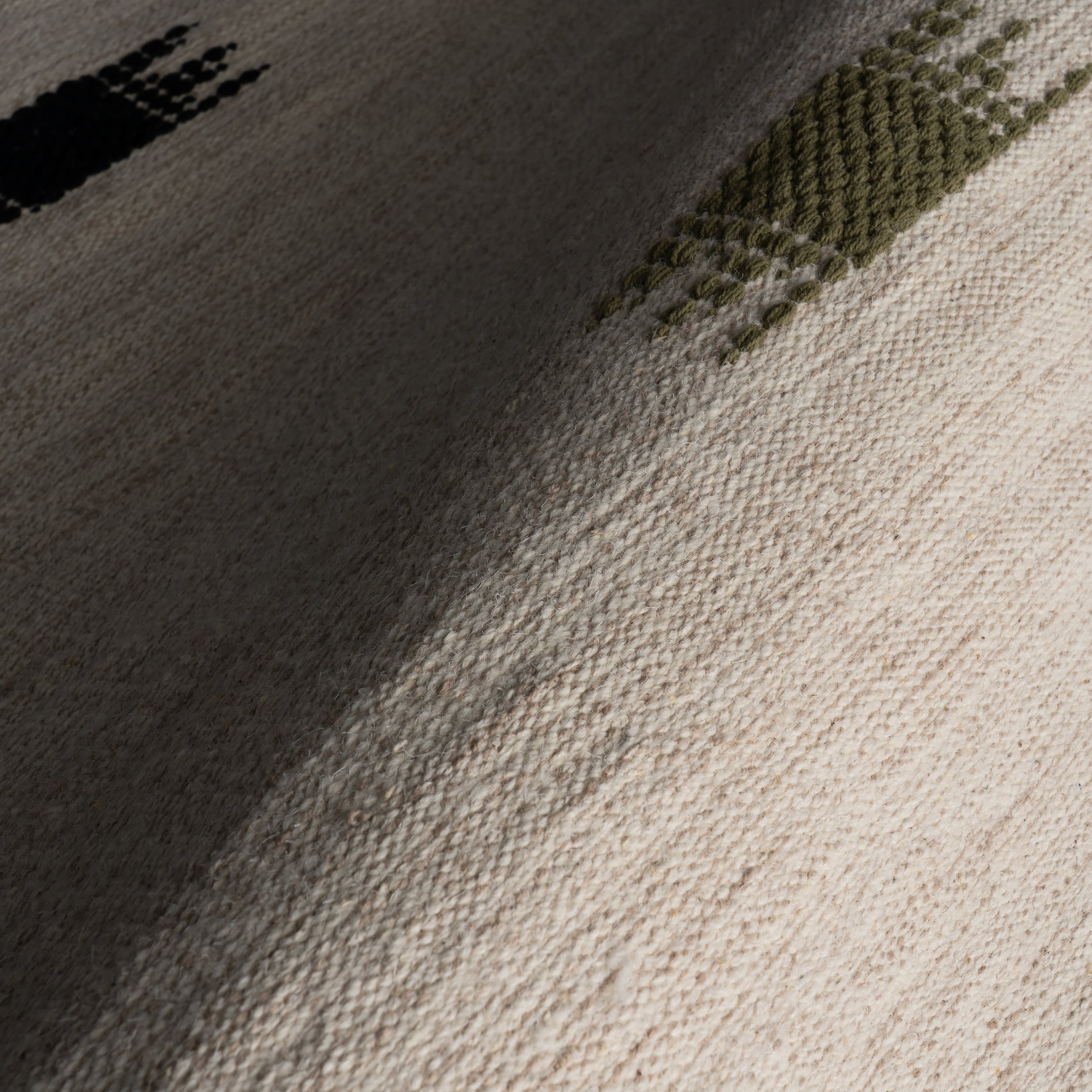 Lero Bohemian Dot Hand Woven Rug | Beige - Image 3