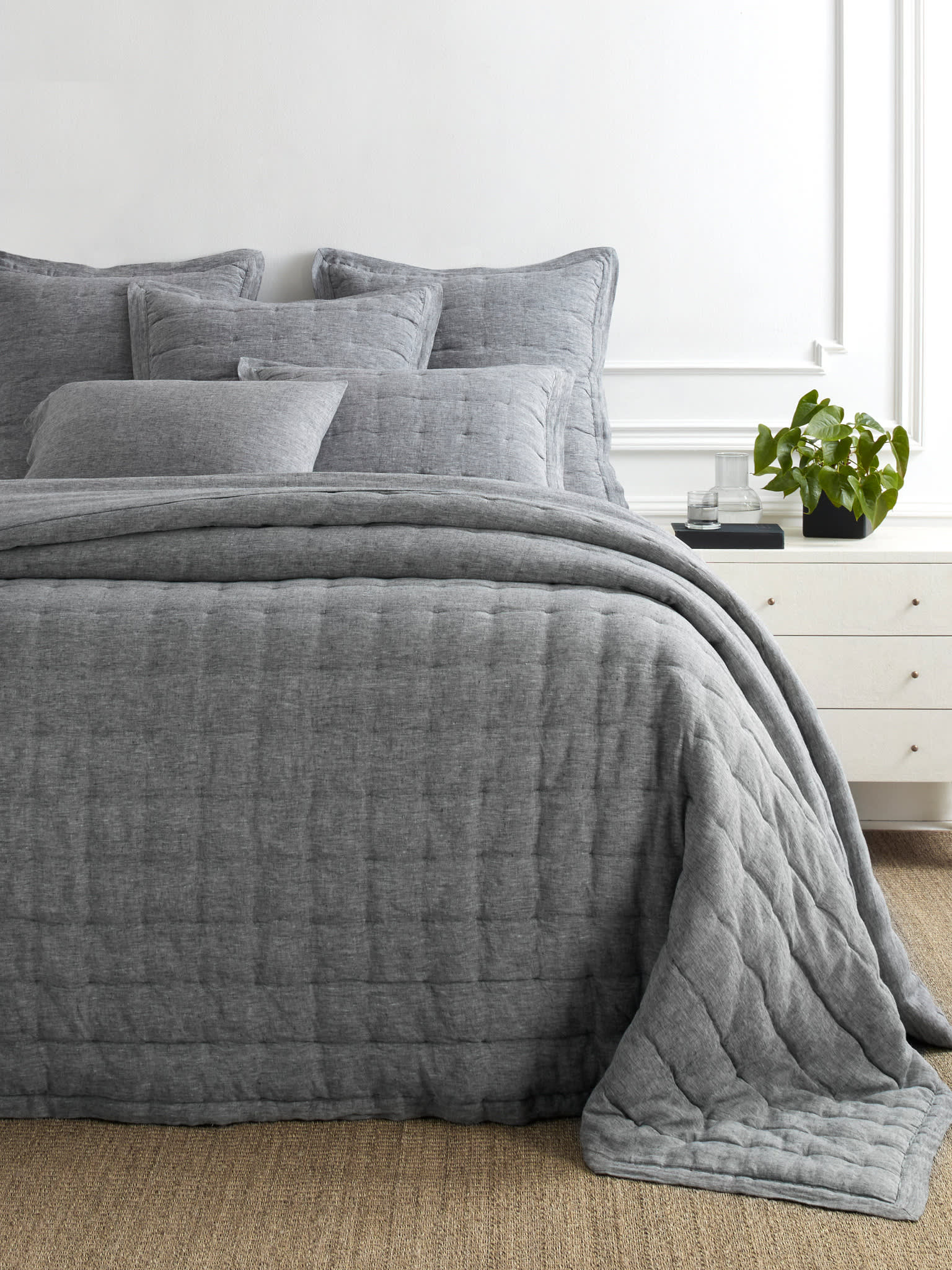 Lush Linen Puff | Black