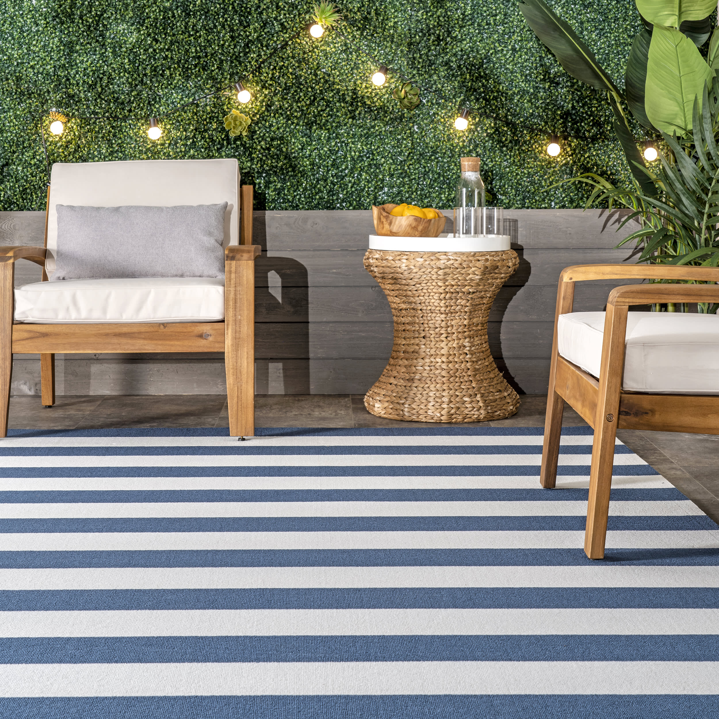 Magnolia Striped Indoor/Outdoor Rug | Navy - Image 4