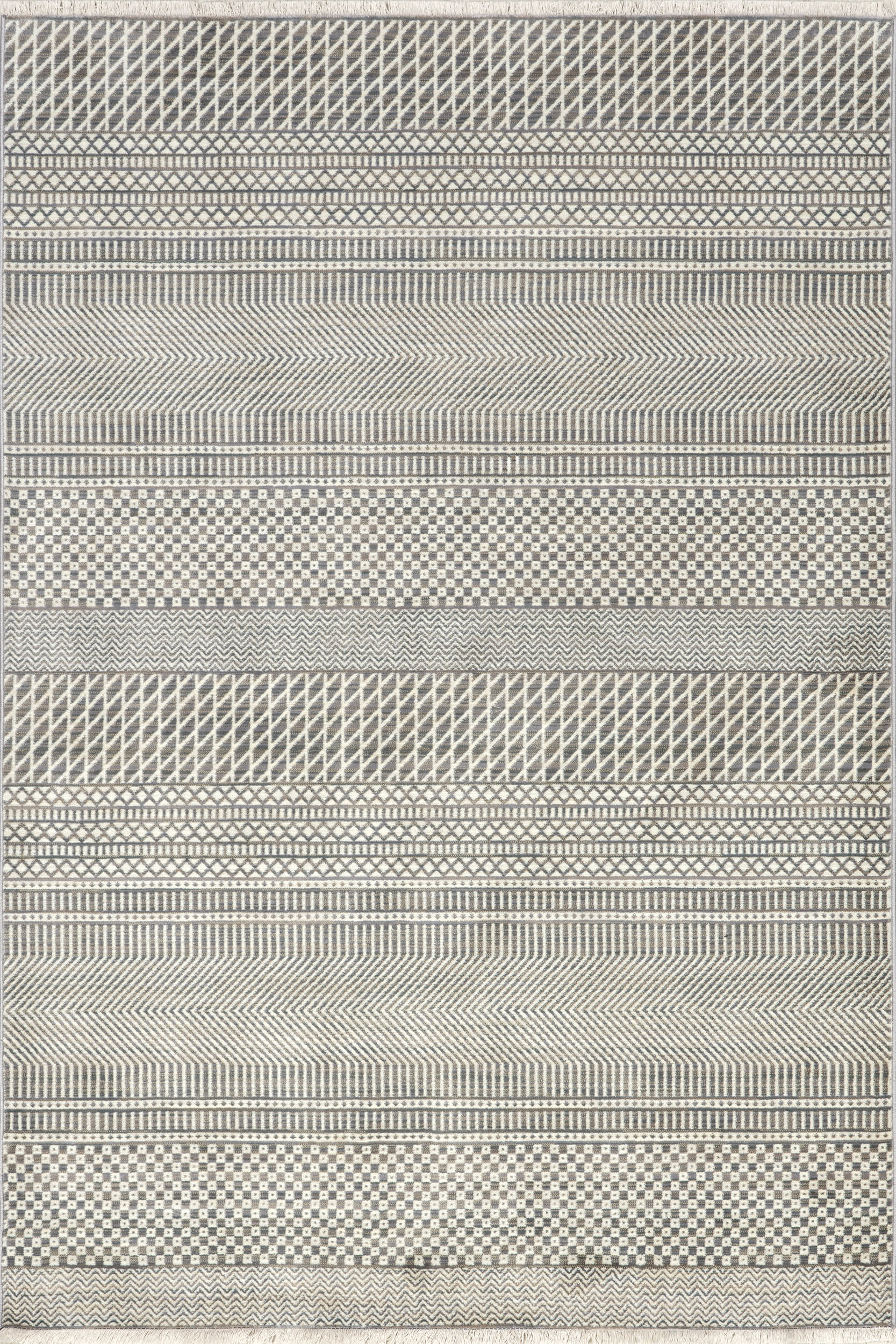 Maude Geometric Traditional Fringed Rug | Light Grey