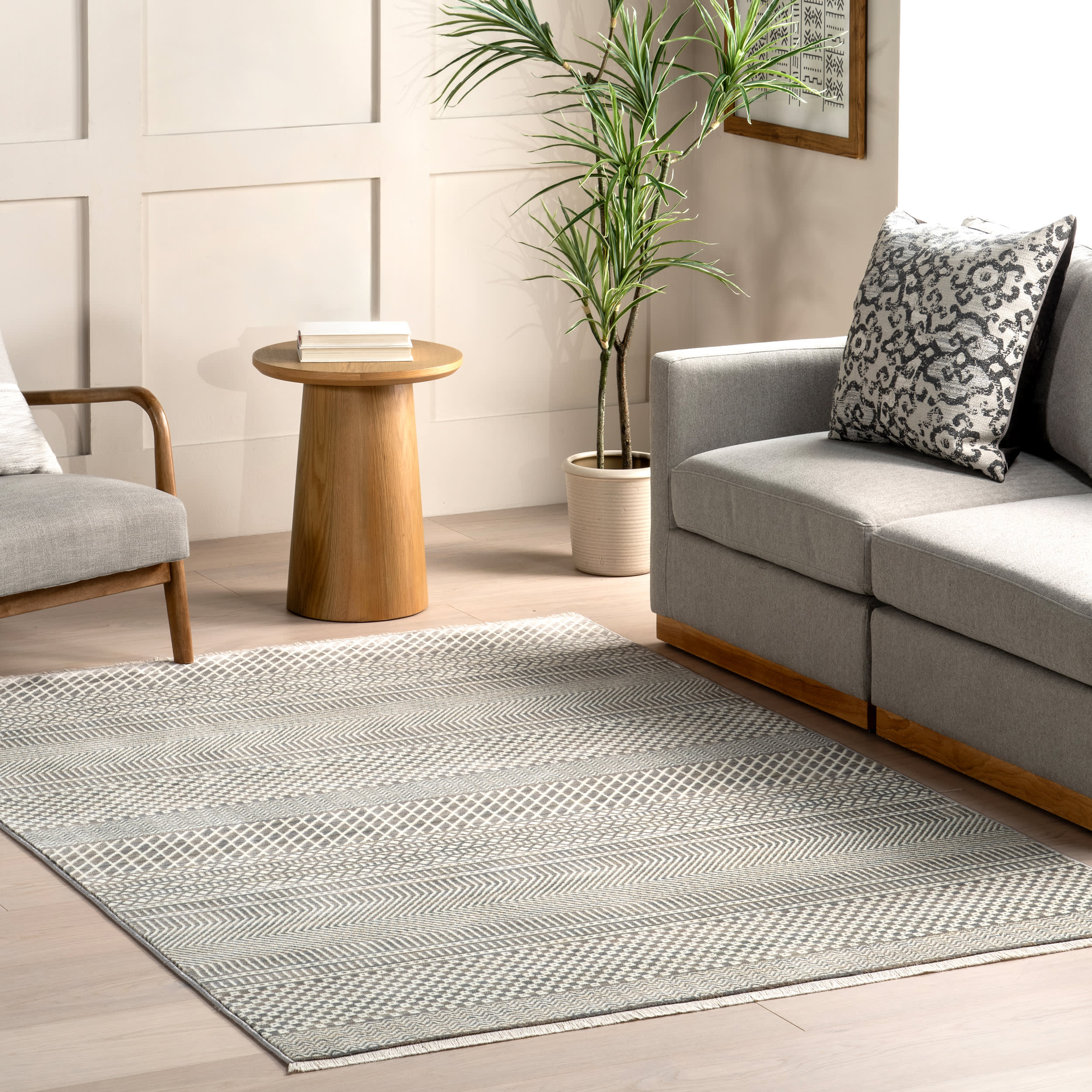 Maude Geometric Traditional Fringed Rug | Light Grey - Image 2