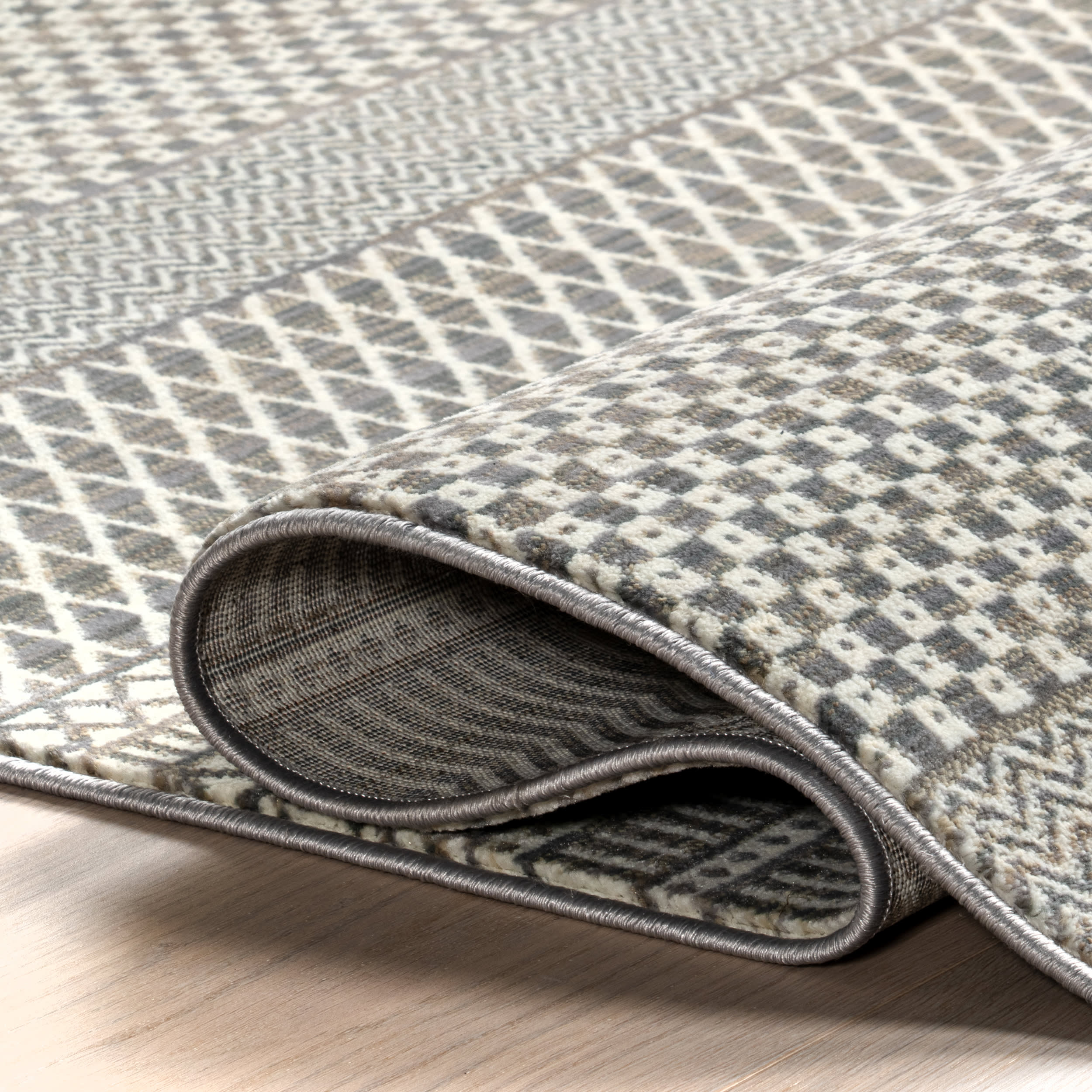 Maude Geometric Traditional Fringed Rug | Light Grey - Image 8