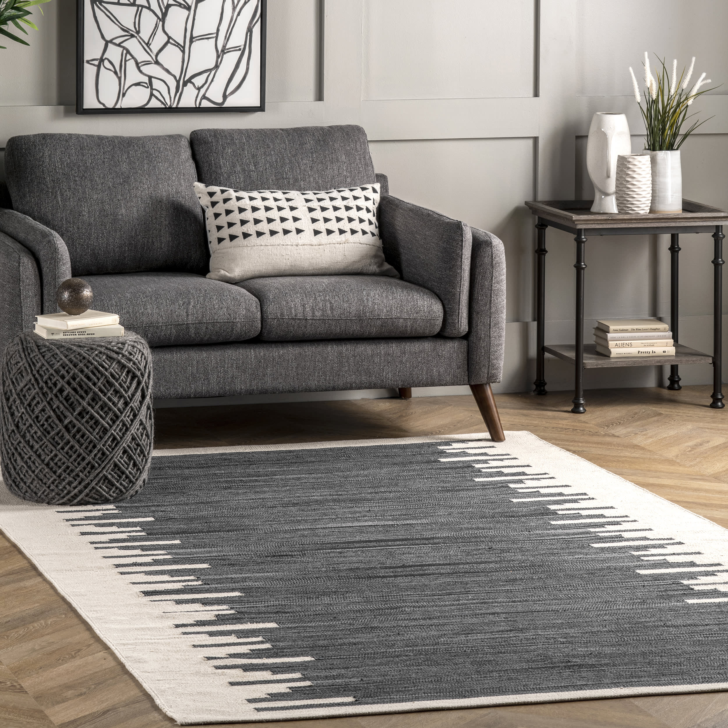 Metropolitan Marvel Rug | Charcoal - Image 2