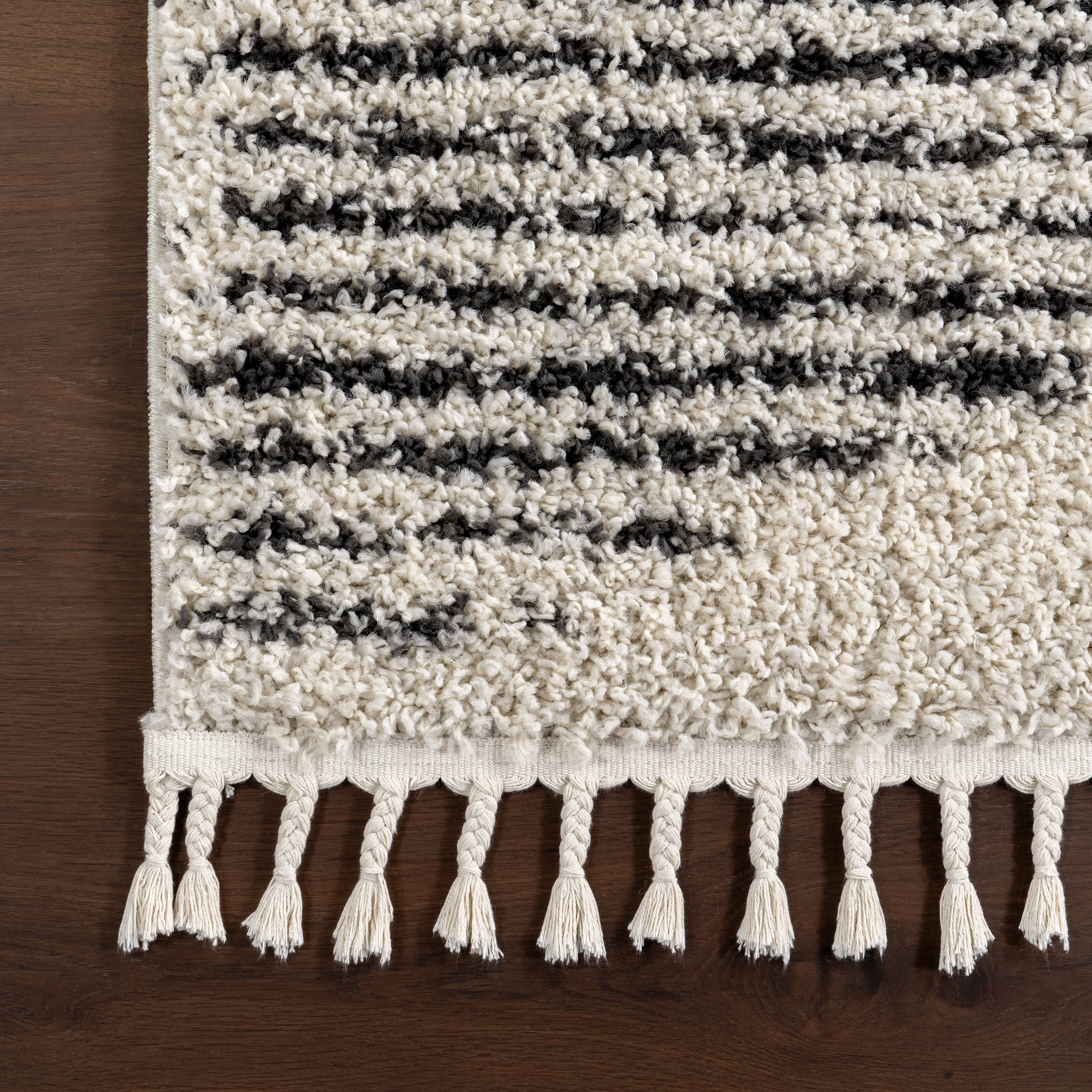 Moroccan Diamond Pinstripes Tassel Rug | Off White - Image 4